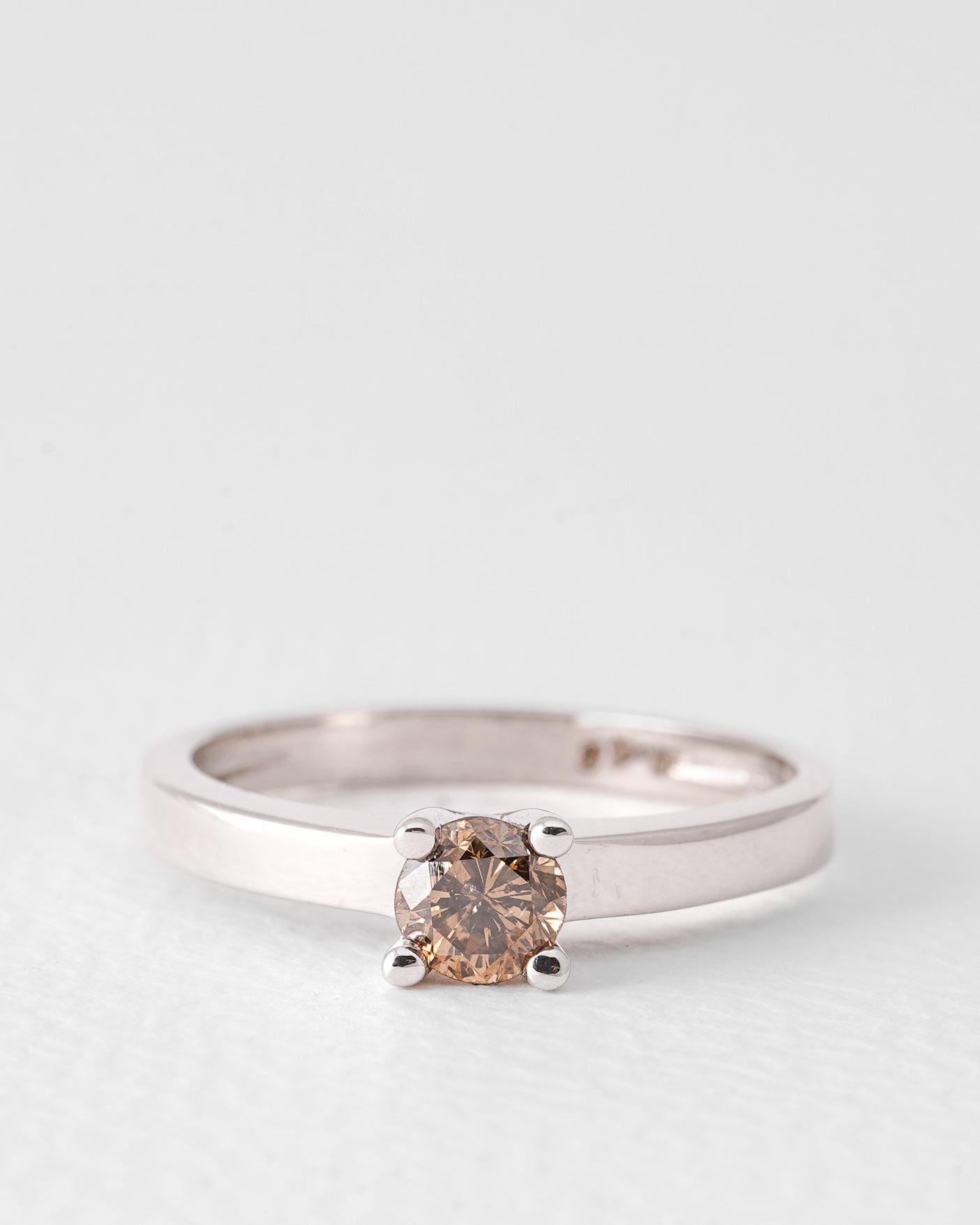 Robijn | 14K Wit Goud Cognac Briljant (0.48ct) Solitair Ring