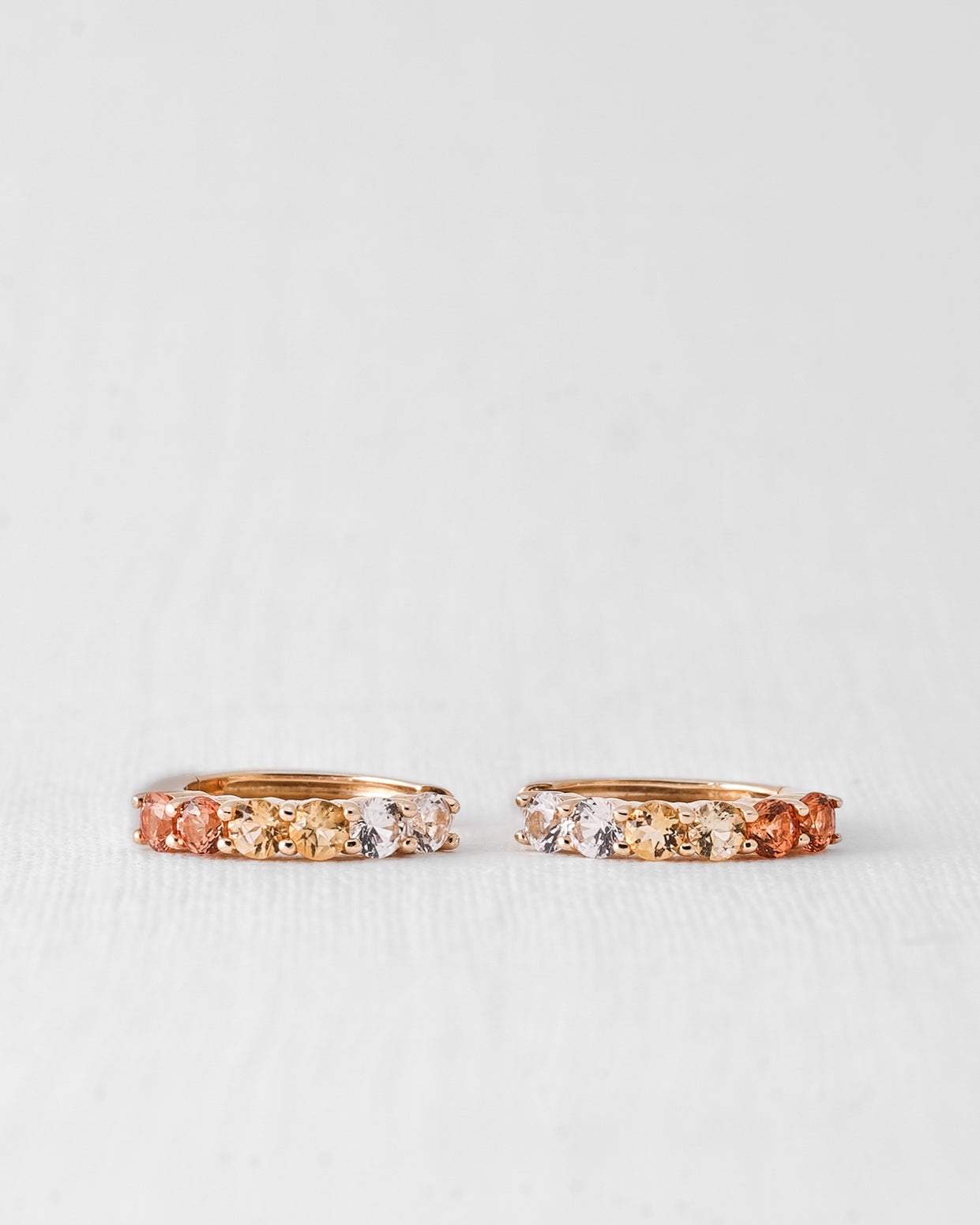 Aureline | 14K Meerkleurige Saffier & Kristal Pavé Huggies