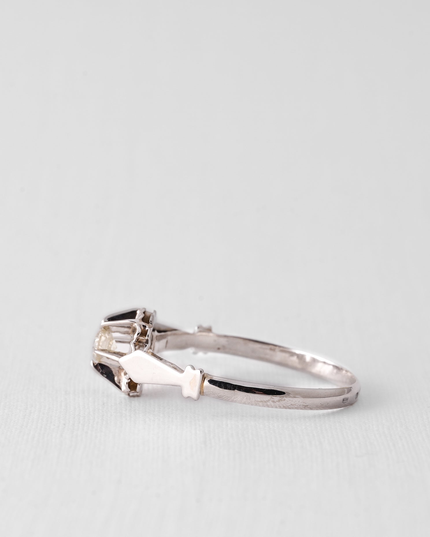 Linea | 14K Briljant (0.18ct) Solitair Ring
