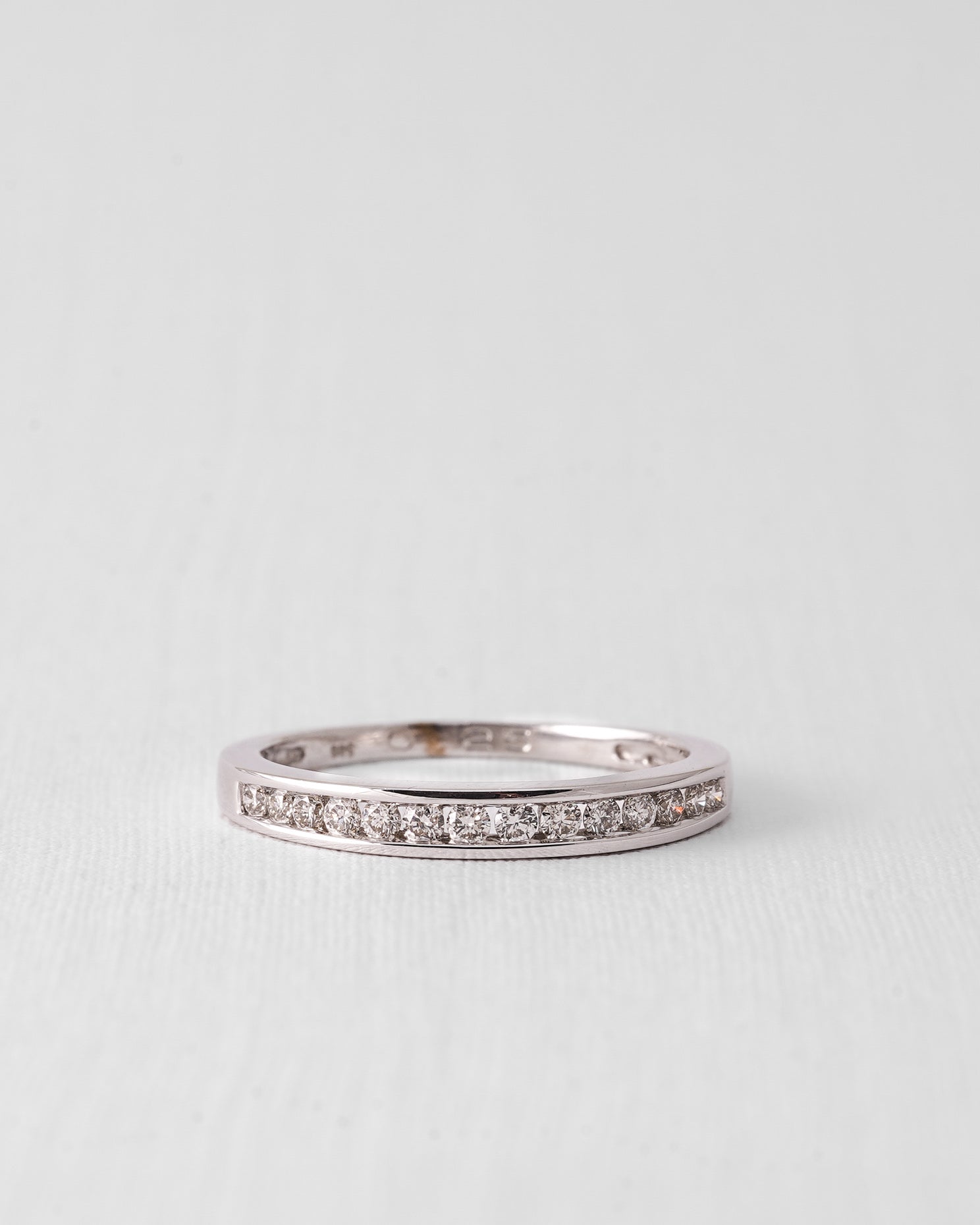 Lirie | 14K Briljant (0.25ct) Band Ring