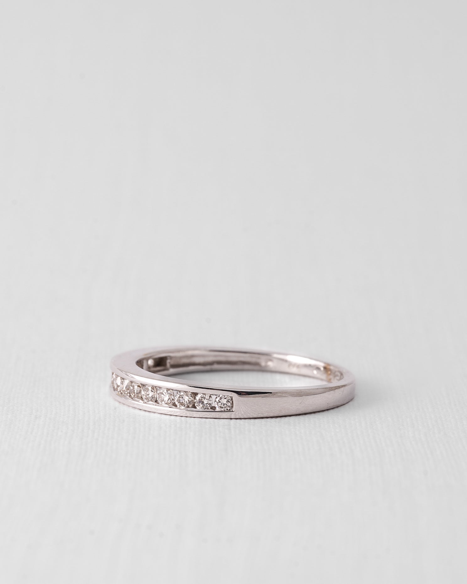 Lirie | 14K Briljant (0.25ct) Band Ring