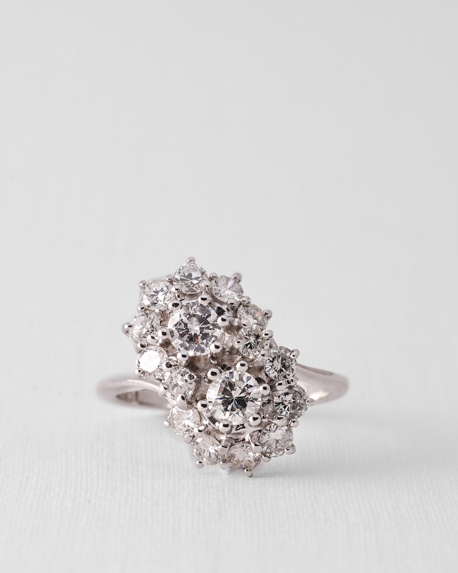 Elani | 18K Witgoud Briljant (1.85ct) Cluster Ring