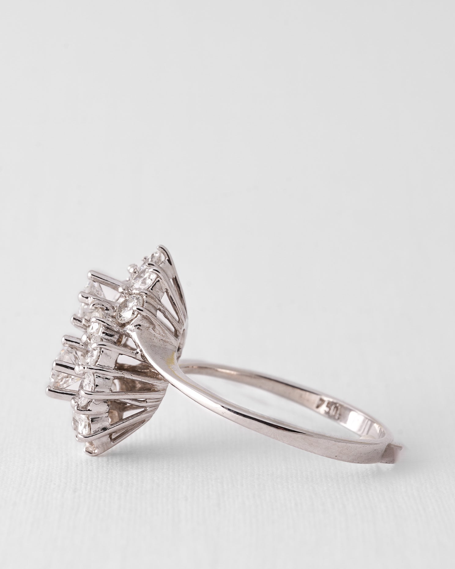 Elani | 18K Witgoud Briljant (1.85ct) Cluster Ring