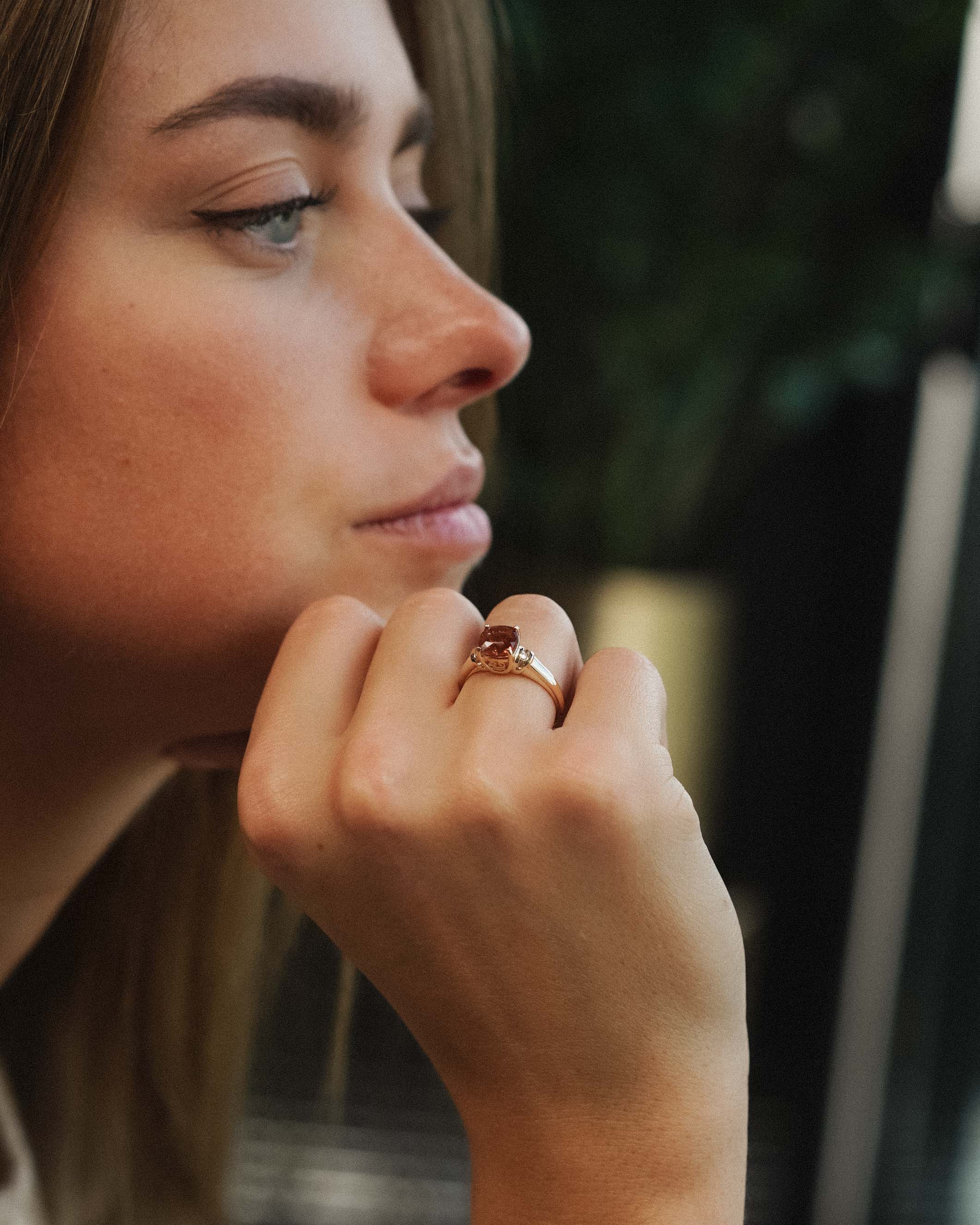 Elayne | Vintage Topaas Solitair & Witte Saffier Details Ring