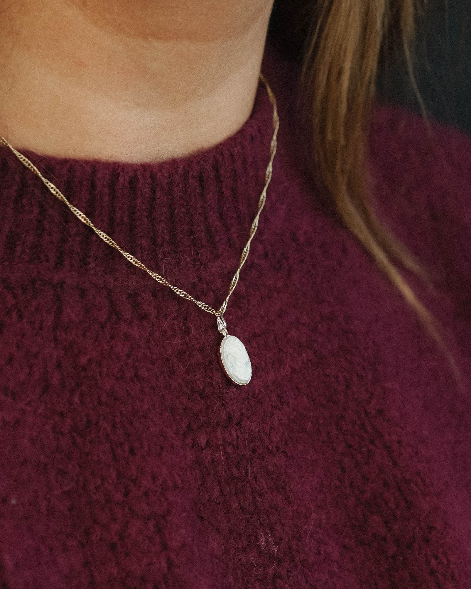 Clarissa | Vintage Cameo Hanger