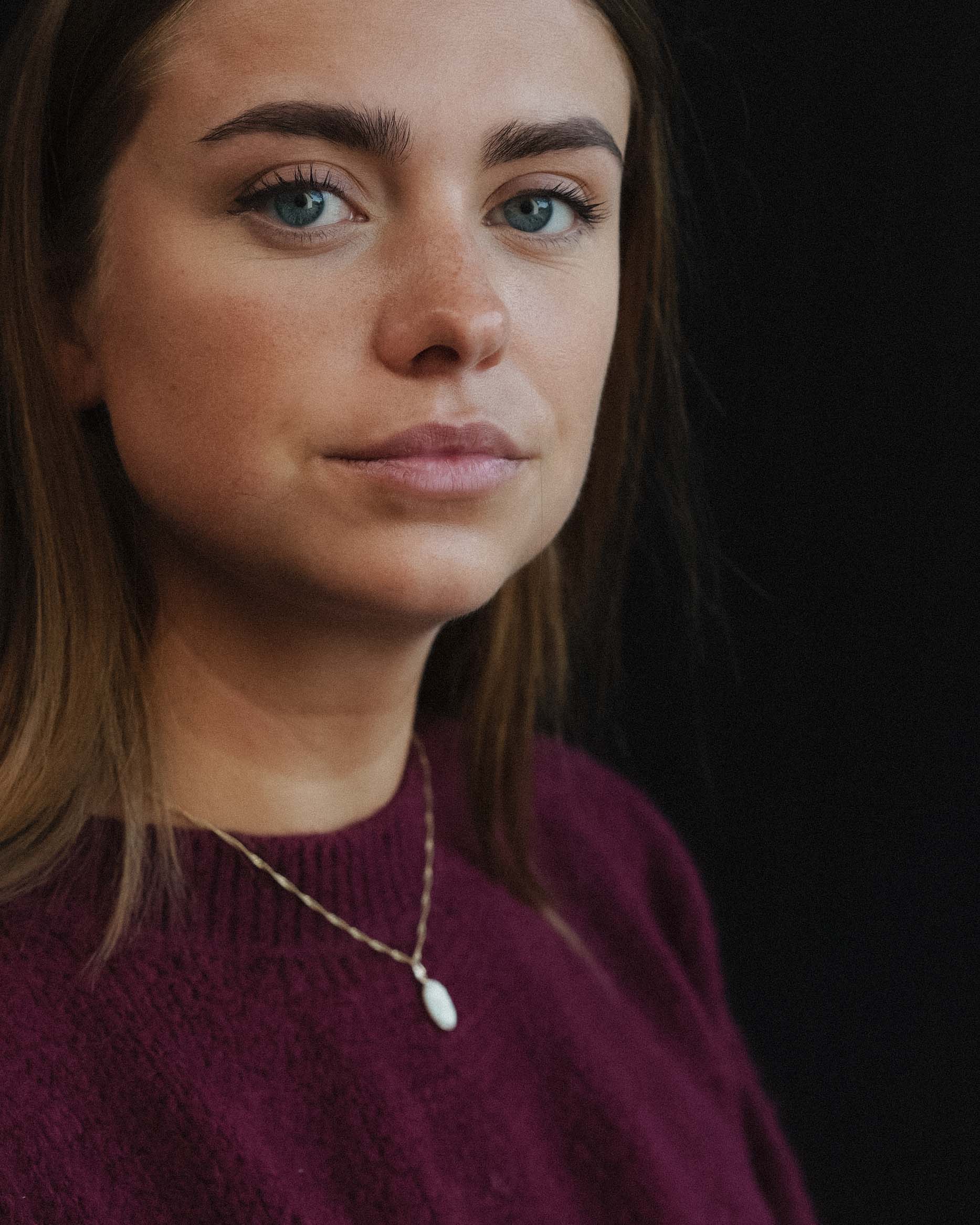 Clarissa | Vintage Cameo Hanger