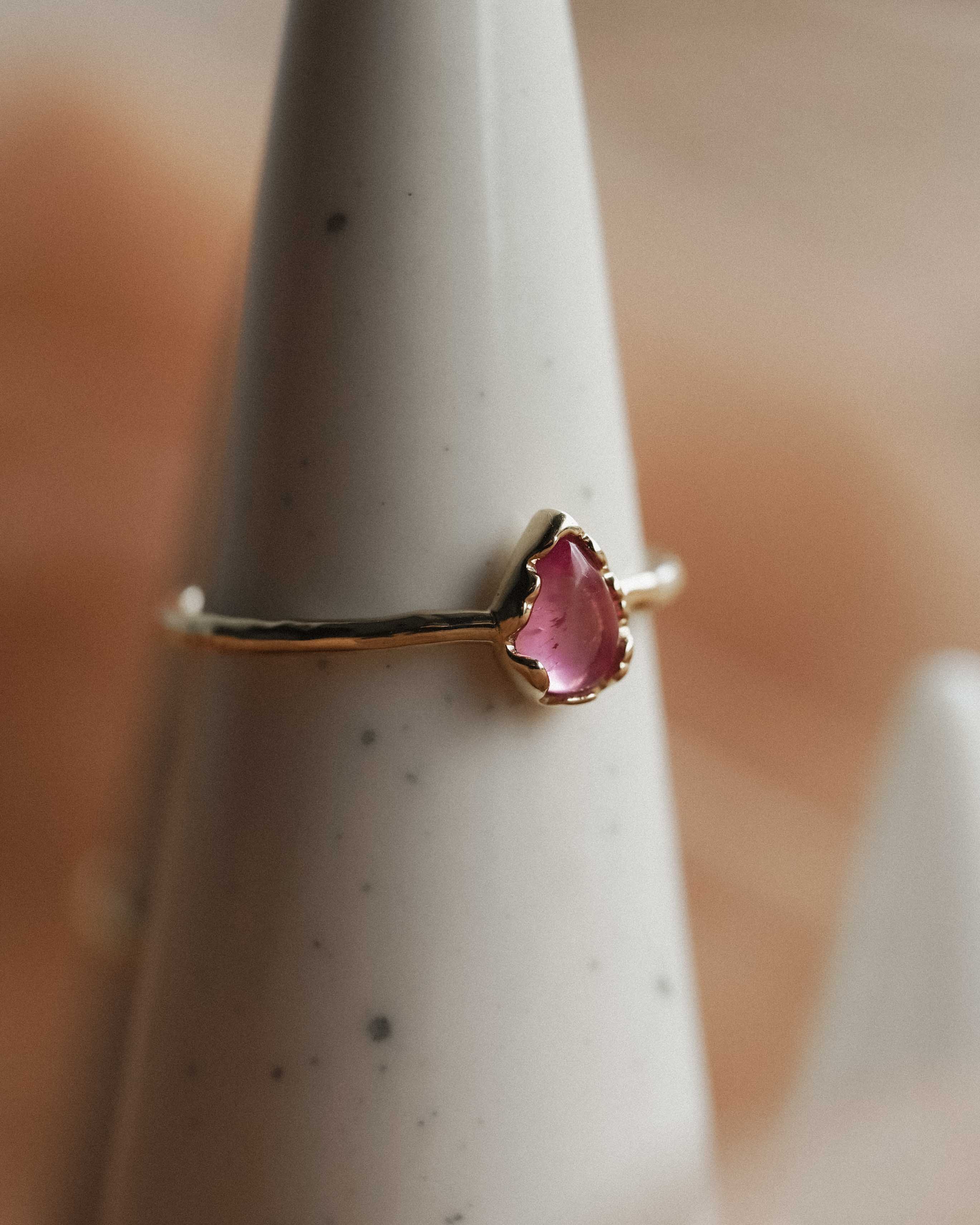 Lysandra | 14K Toermalijn Solitair Pear Cut Ring