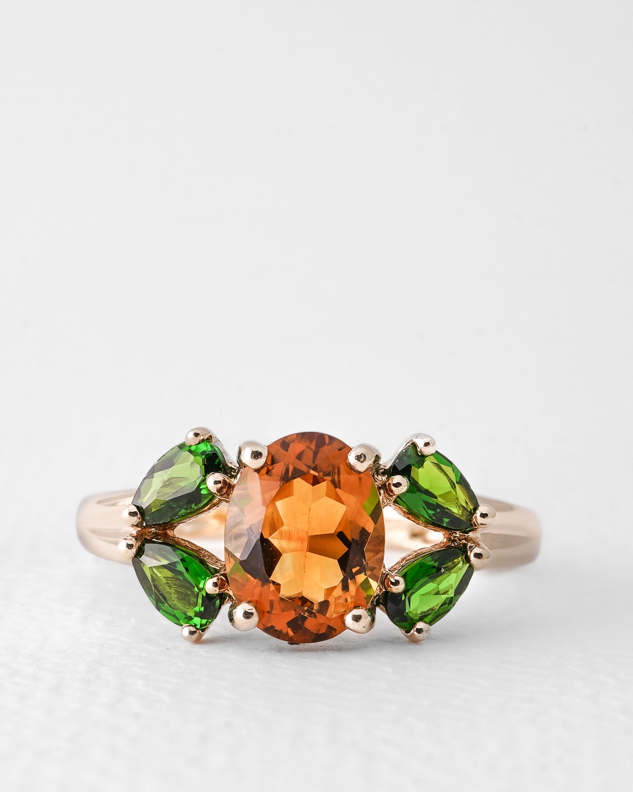 Elena | Vintage Citrien Solitaire & Diopsiet Details Ring
