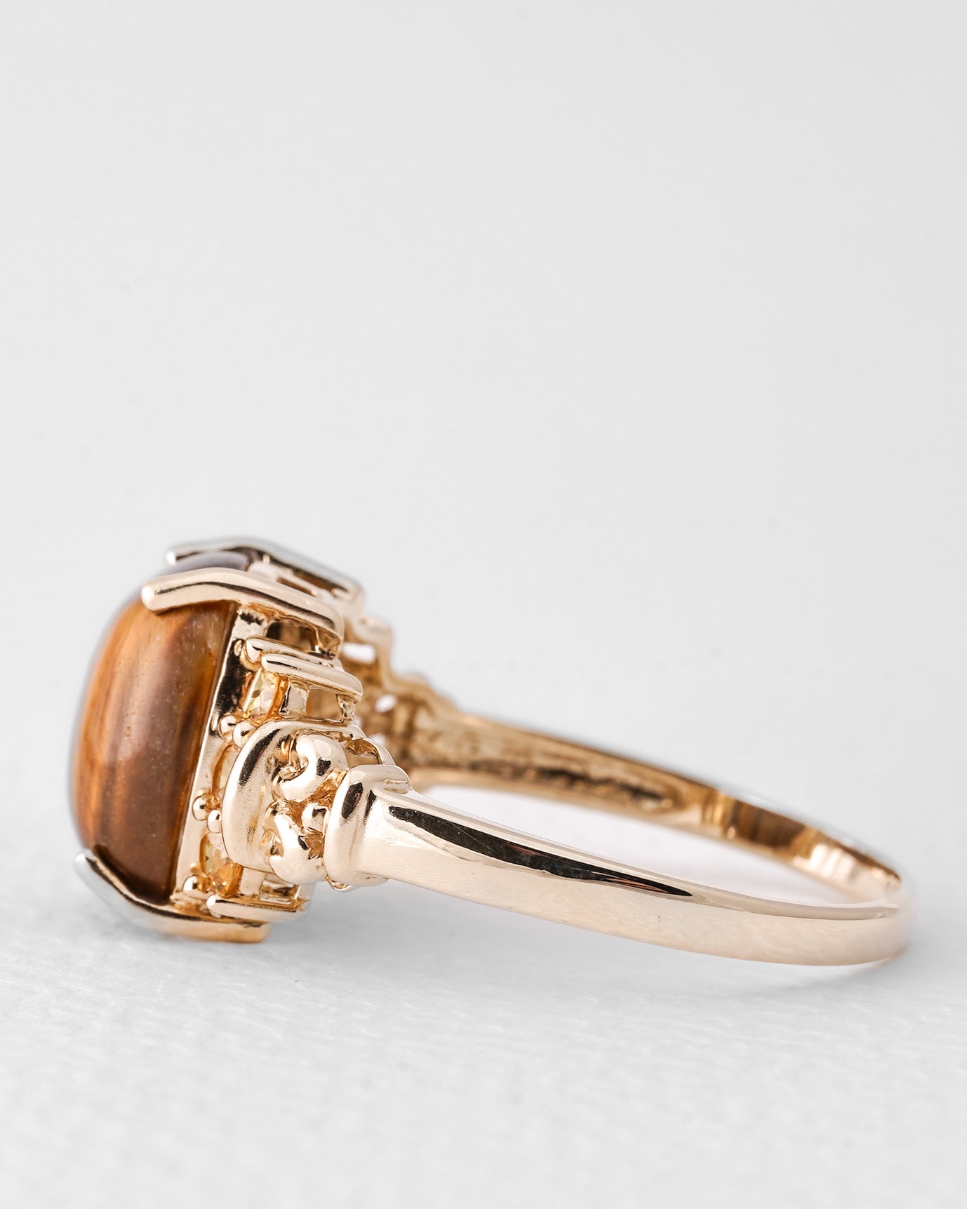 Camilla | Vintage Tijgeroog Solitaire & Citrien Details Ring