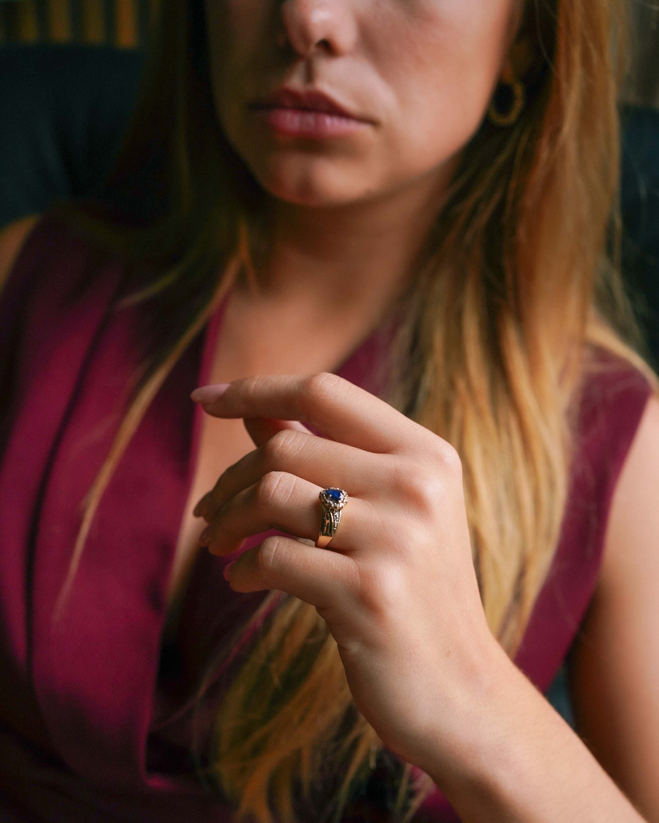 Evelina | Vintage Saffier Solitaire & Diamant Details Ring