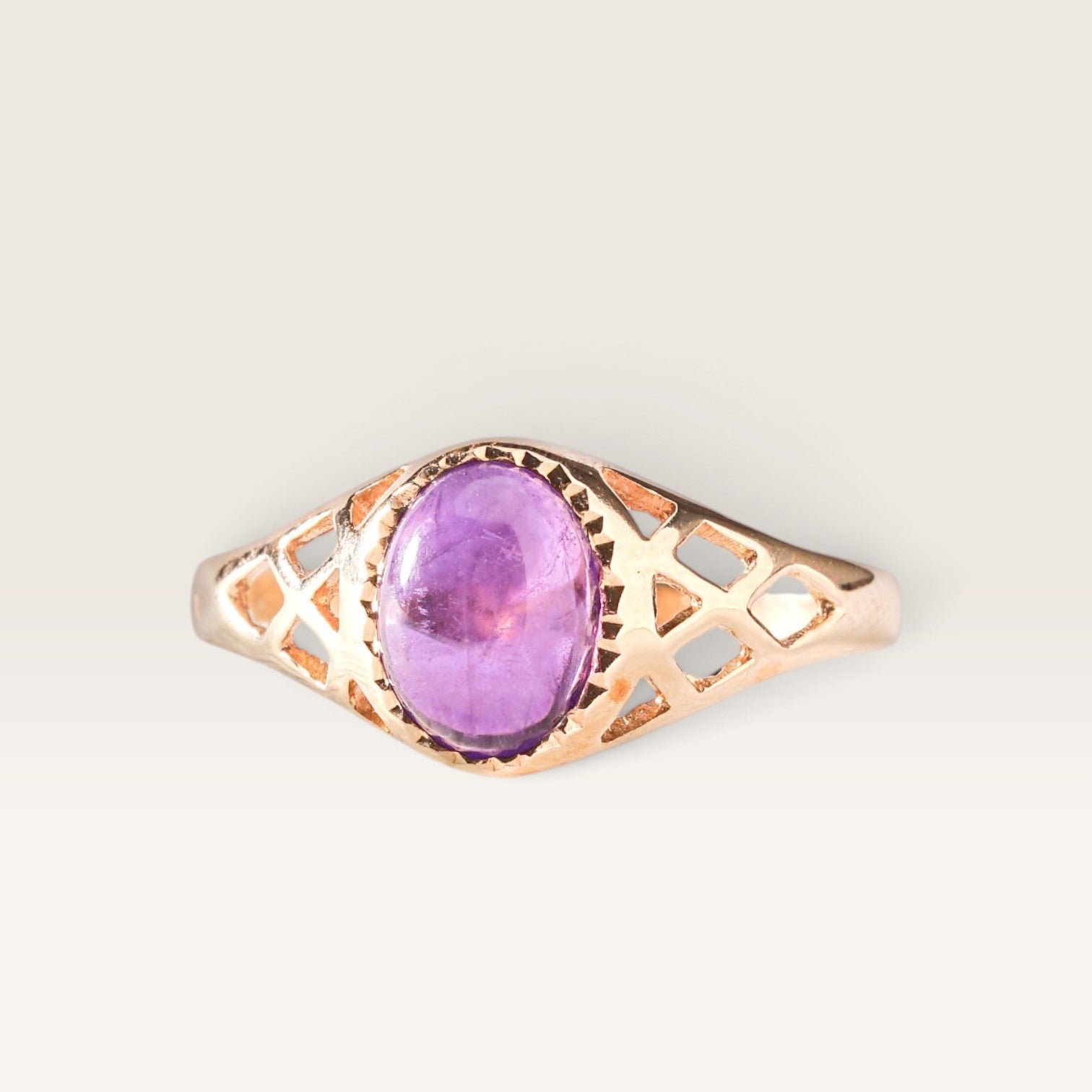 Amy | Vintage Cabochon Amethist ring