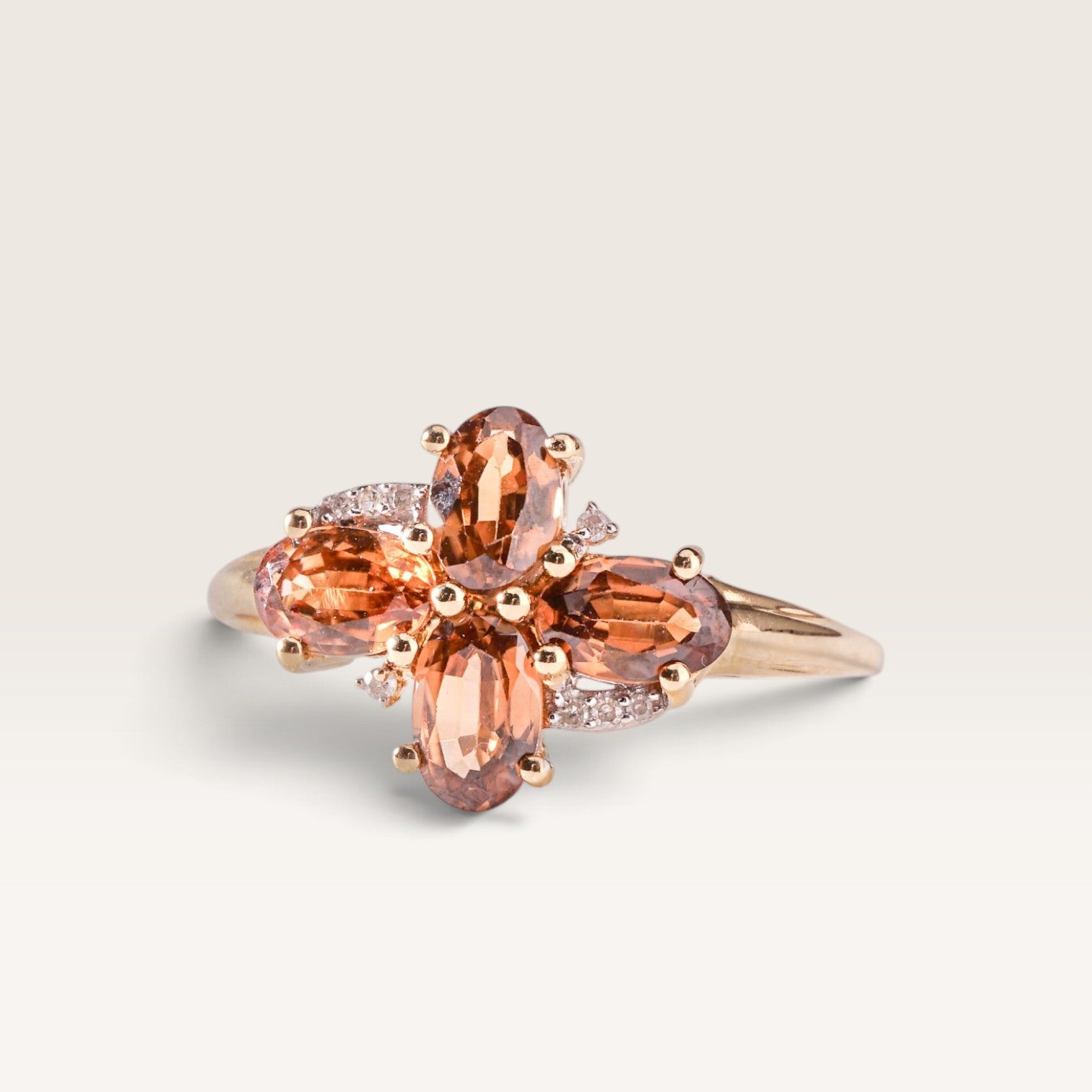 Colette| Vintage Kwarts en Diamand ring - Menina Amsterdam