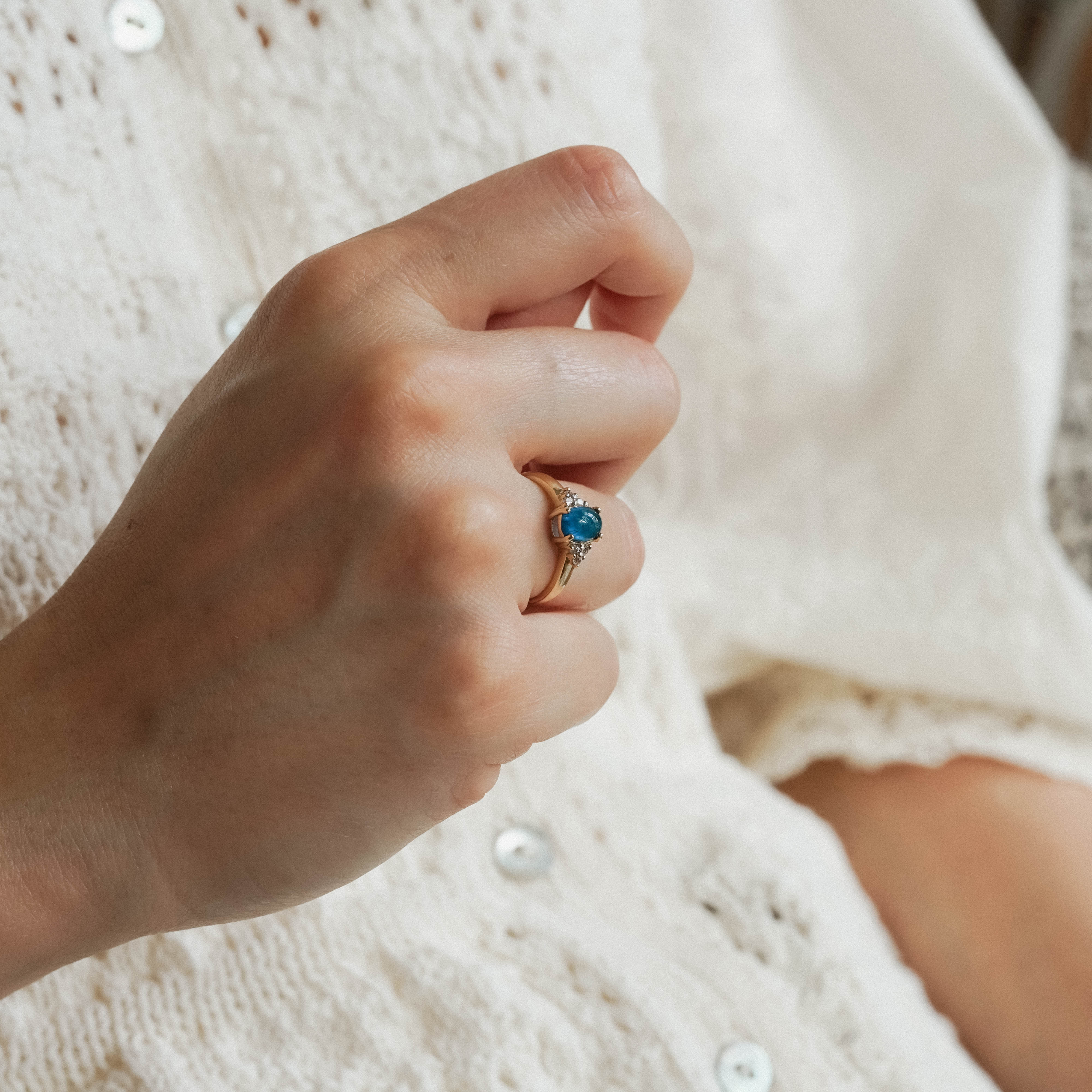 Jean | Vintage Cabochon Blauwe Apatiet en Zirkonia