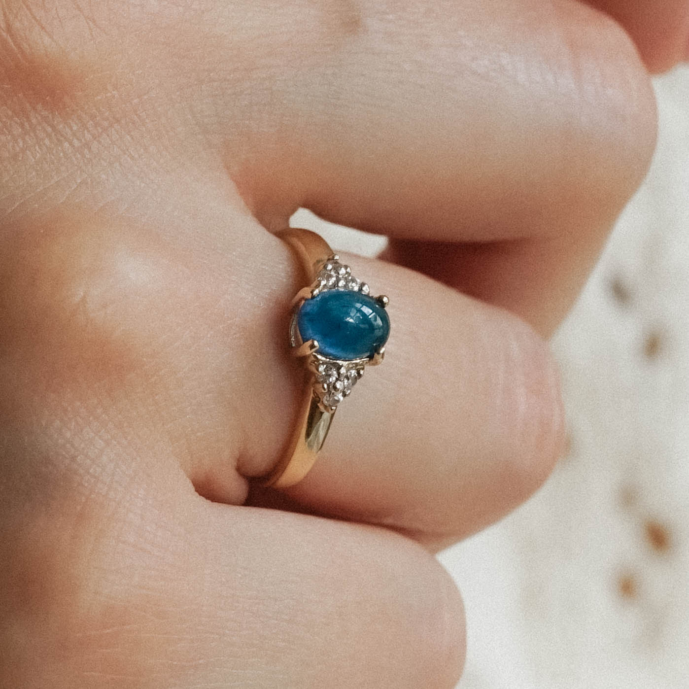 Jean | Vintage Cabochon Blauwe Apatiet en Zirkonia