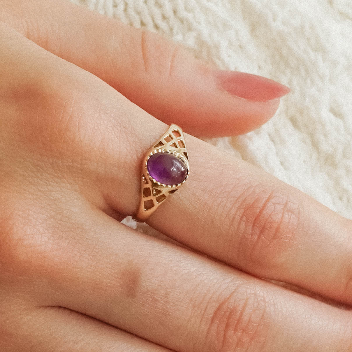 Amy | Vintage Cabochon Amethist ring