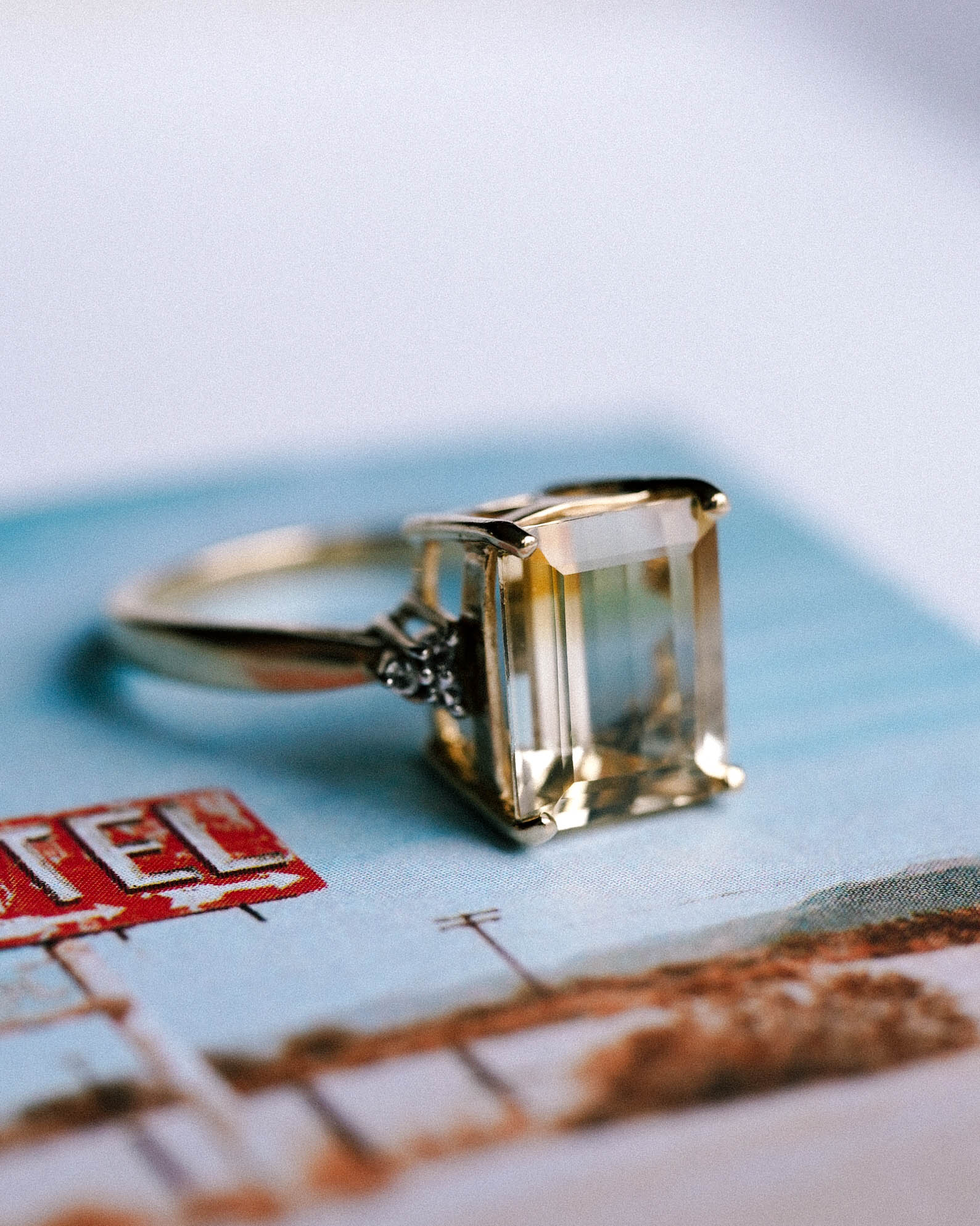 Elira | Vintage Bi-Colour Kwarts & Witte Saffier Ring