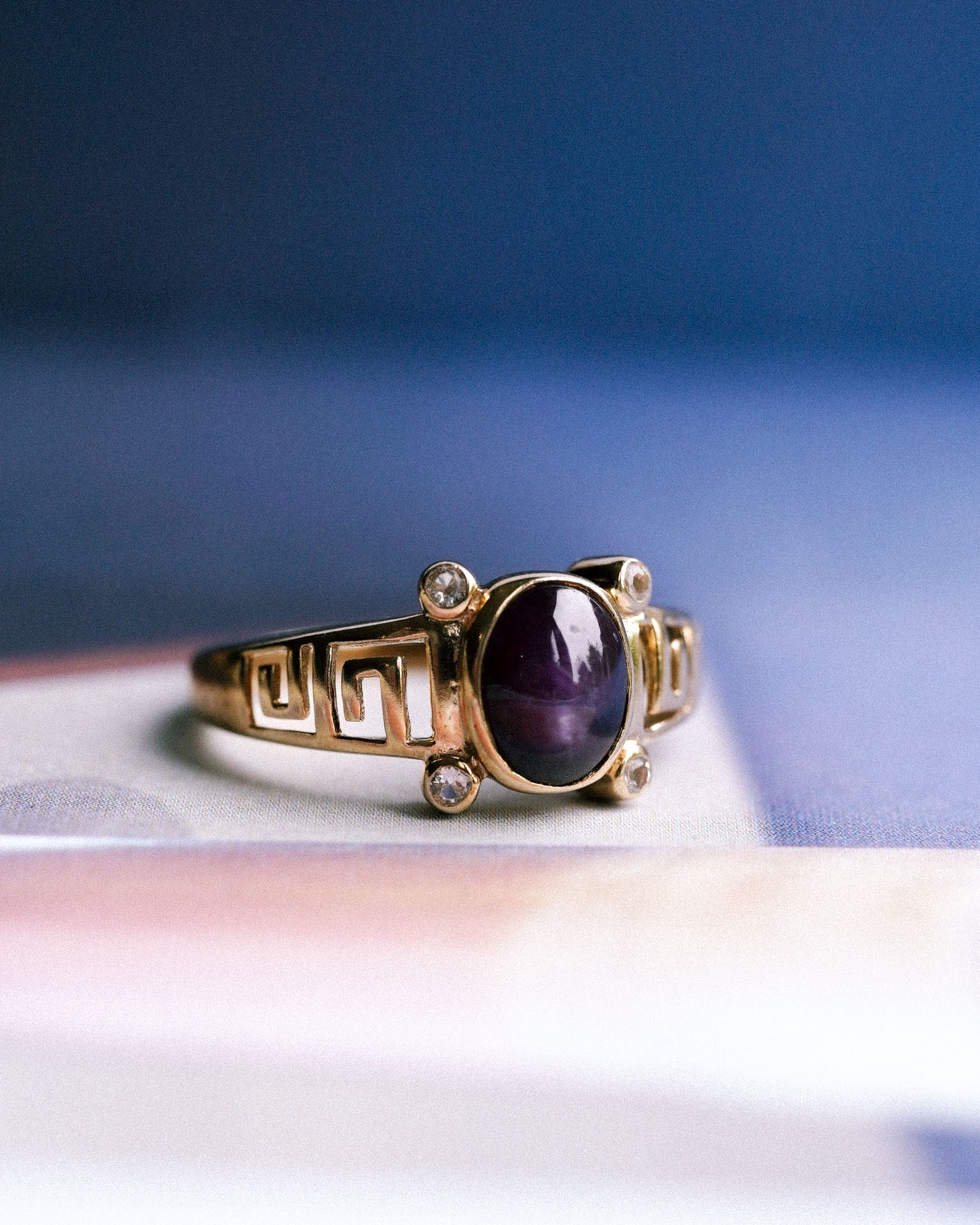 Corinna | Vintage Sterrobijn & Topaas Solitaire Ring
