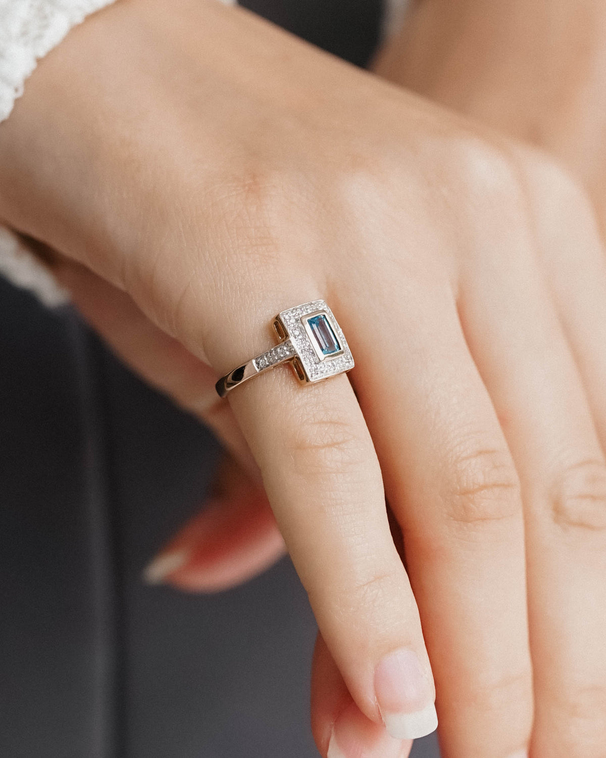 Evelianne | Vintage Topaas & Diamant Halo Ring
