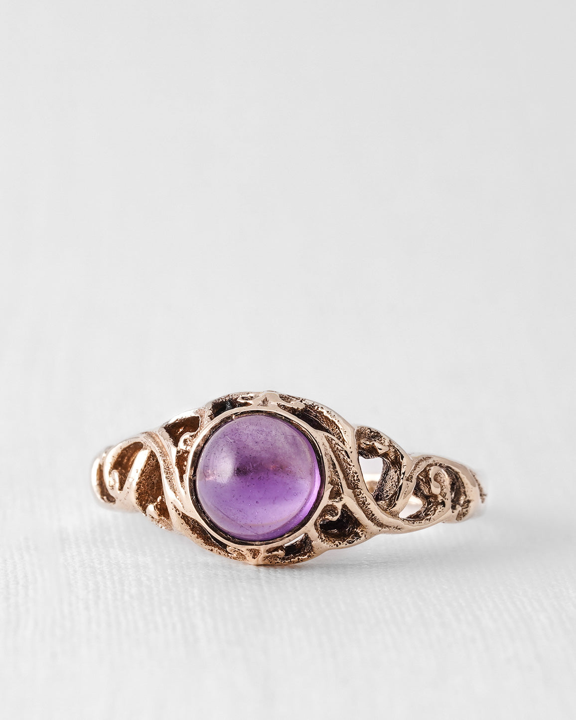 Ravena | Vintage Cabochon Amethist Solitair Ring