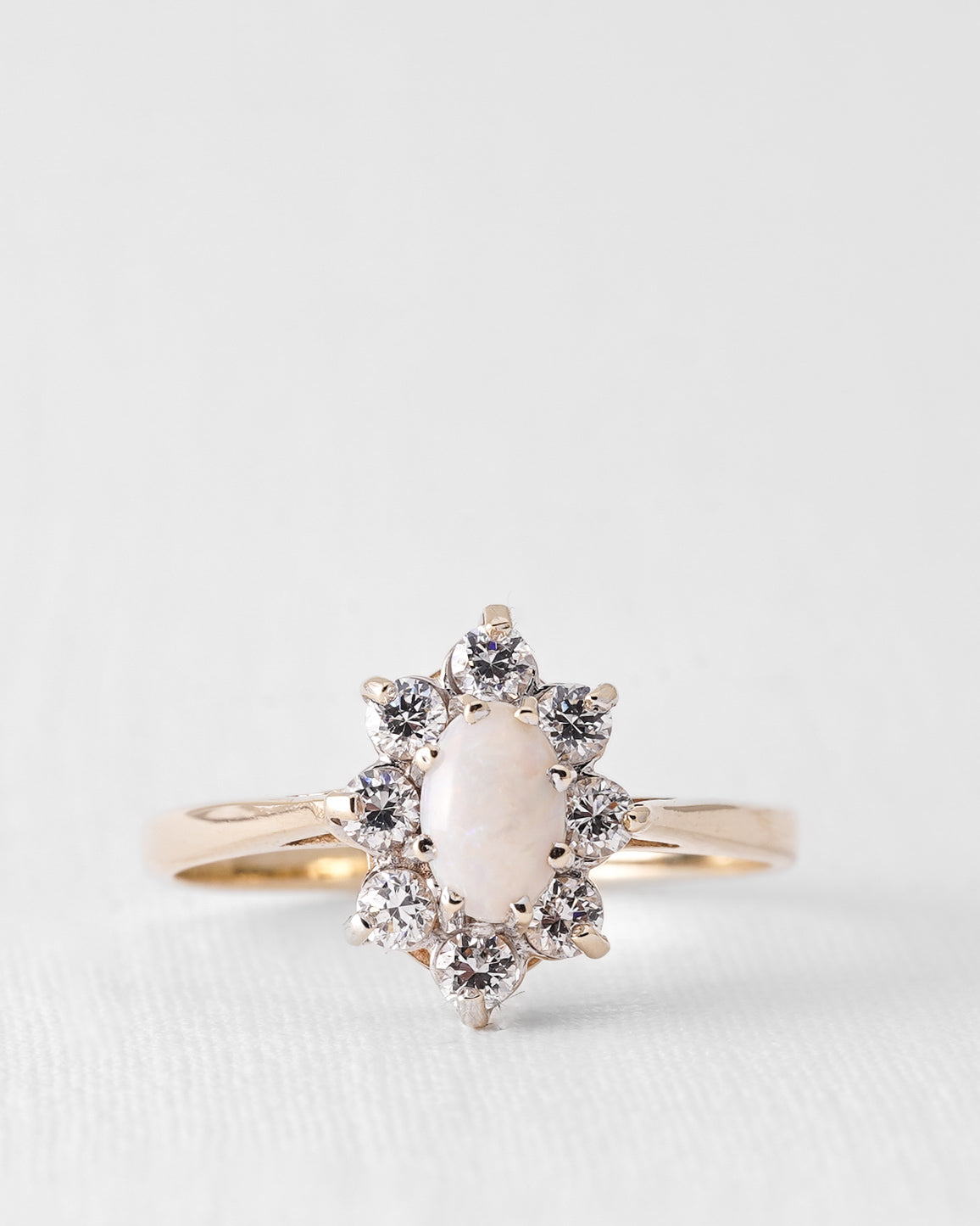 Mariva | Vintage Opaal & CZ Cluster Ring