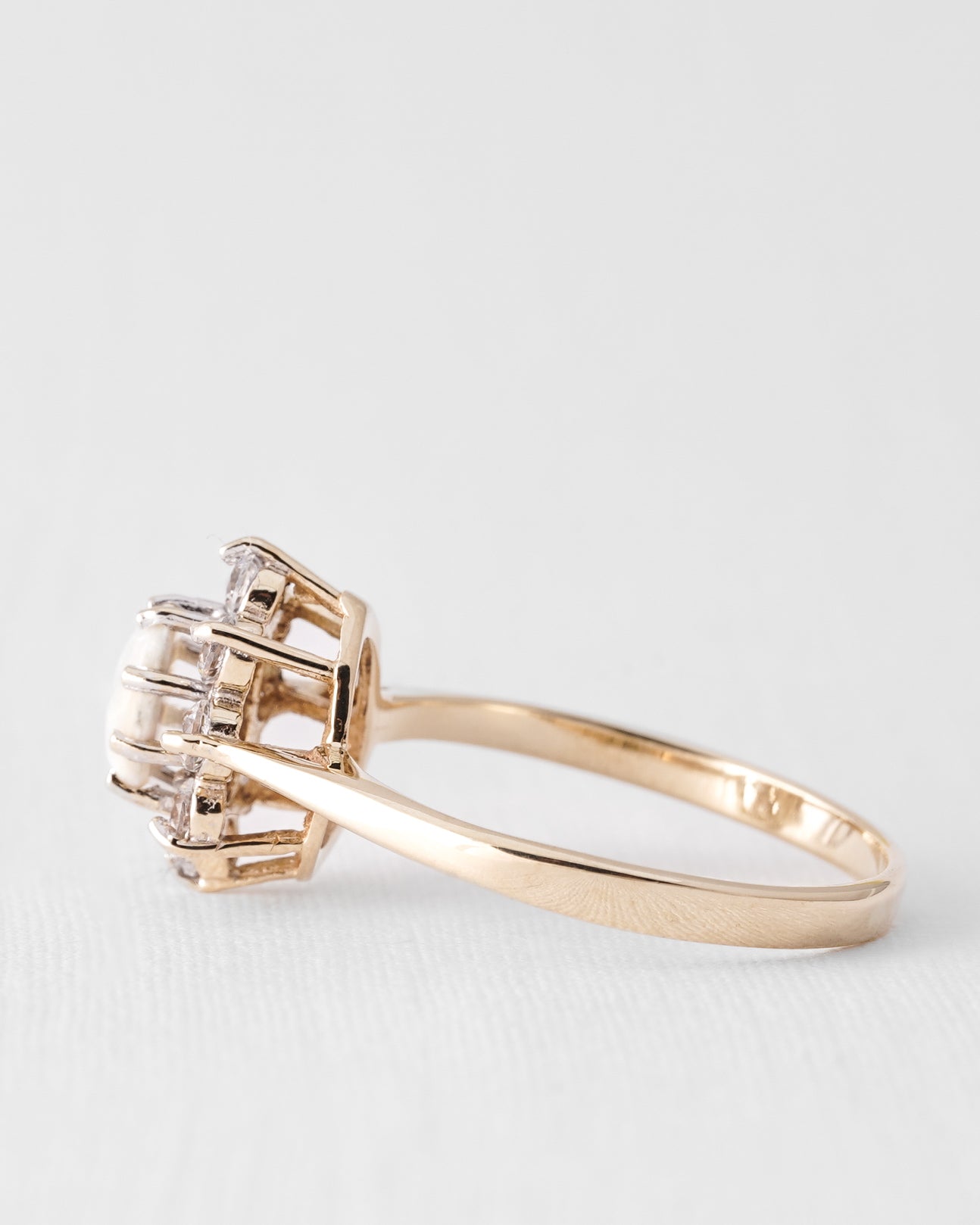 Mariva | Vintage Opaal & CZ Cluster Ring