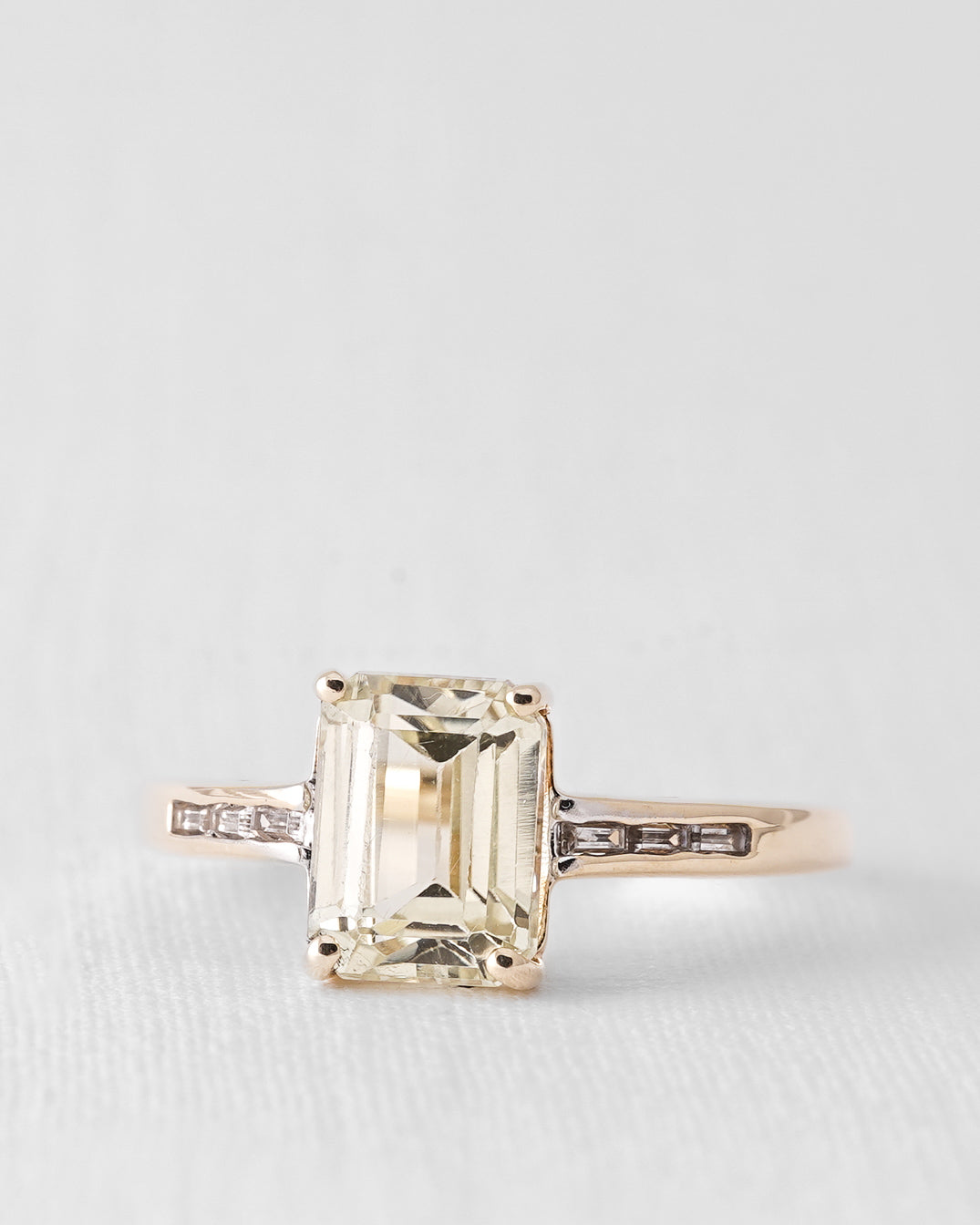 Zeliane | Vintage Kwarts & Witte Saffier Baguette Solitair Ring