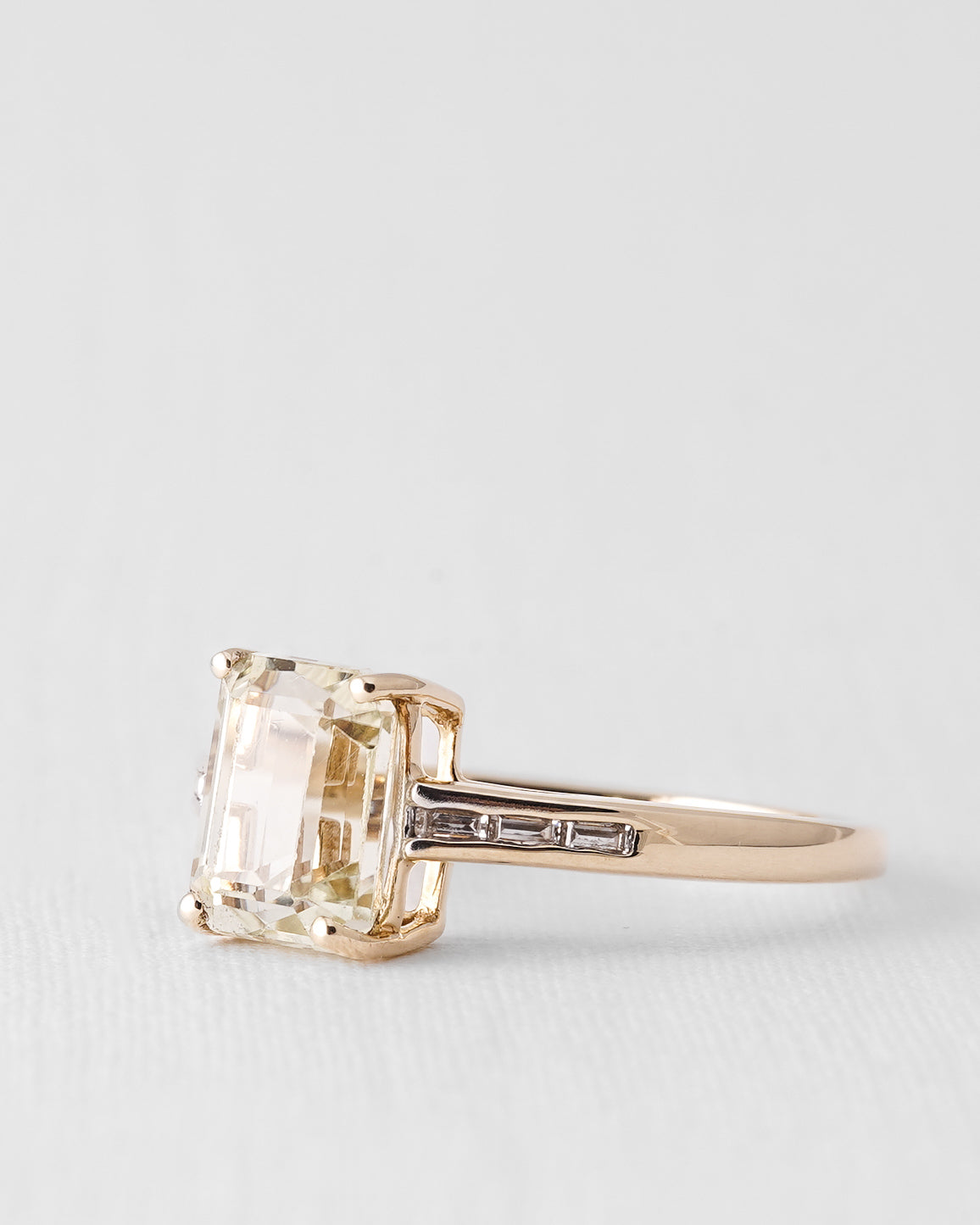 Zeliane | Vintage Kwarts & Witte Saffier Baguette Solitair Ring