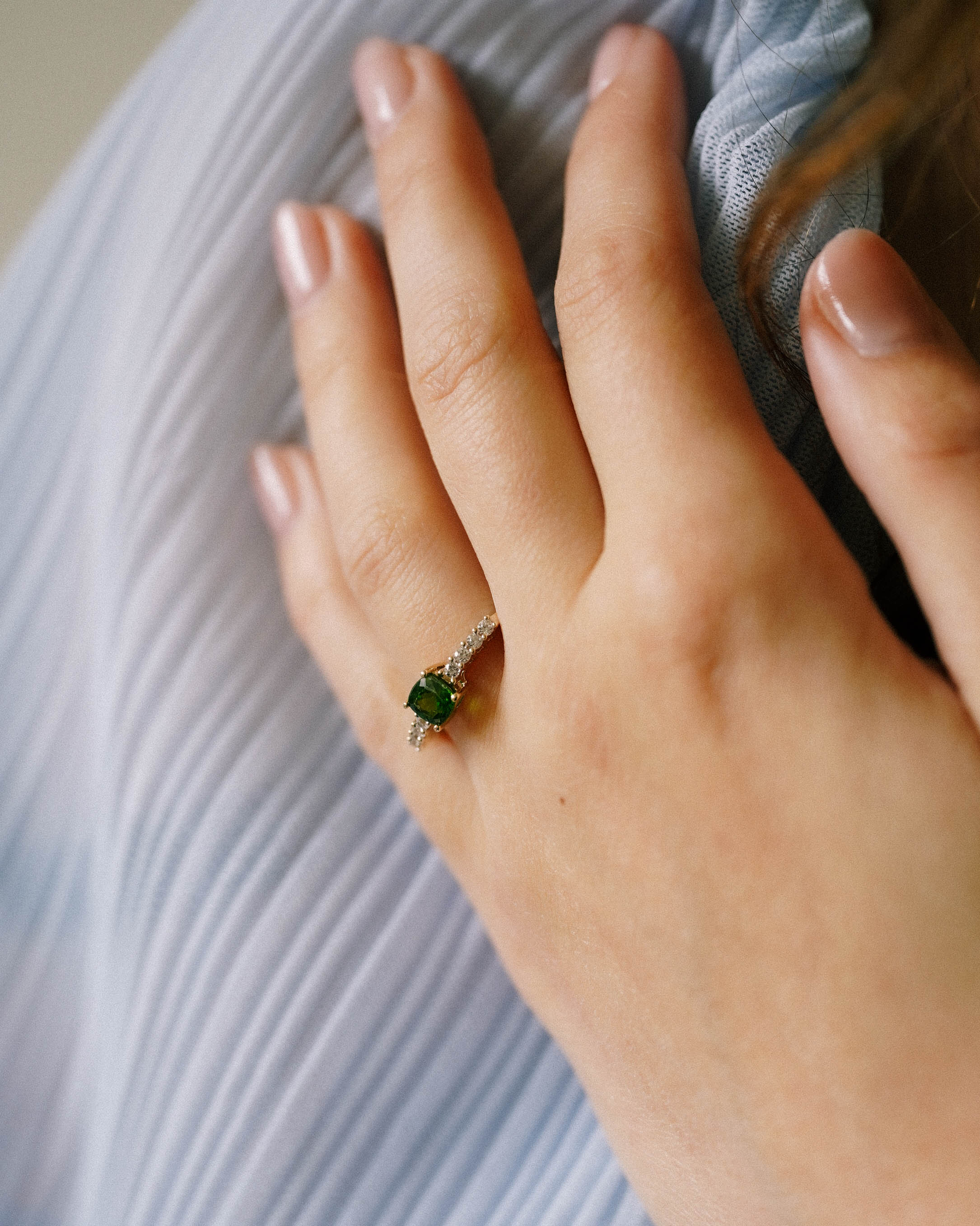 Noélie | Vintage Diopside Solitaire & Witte Saffier Details