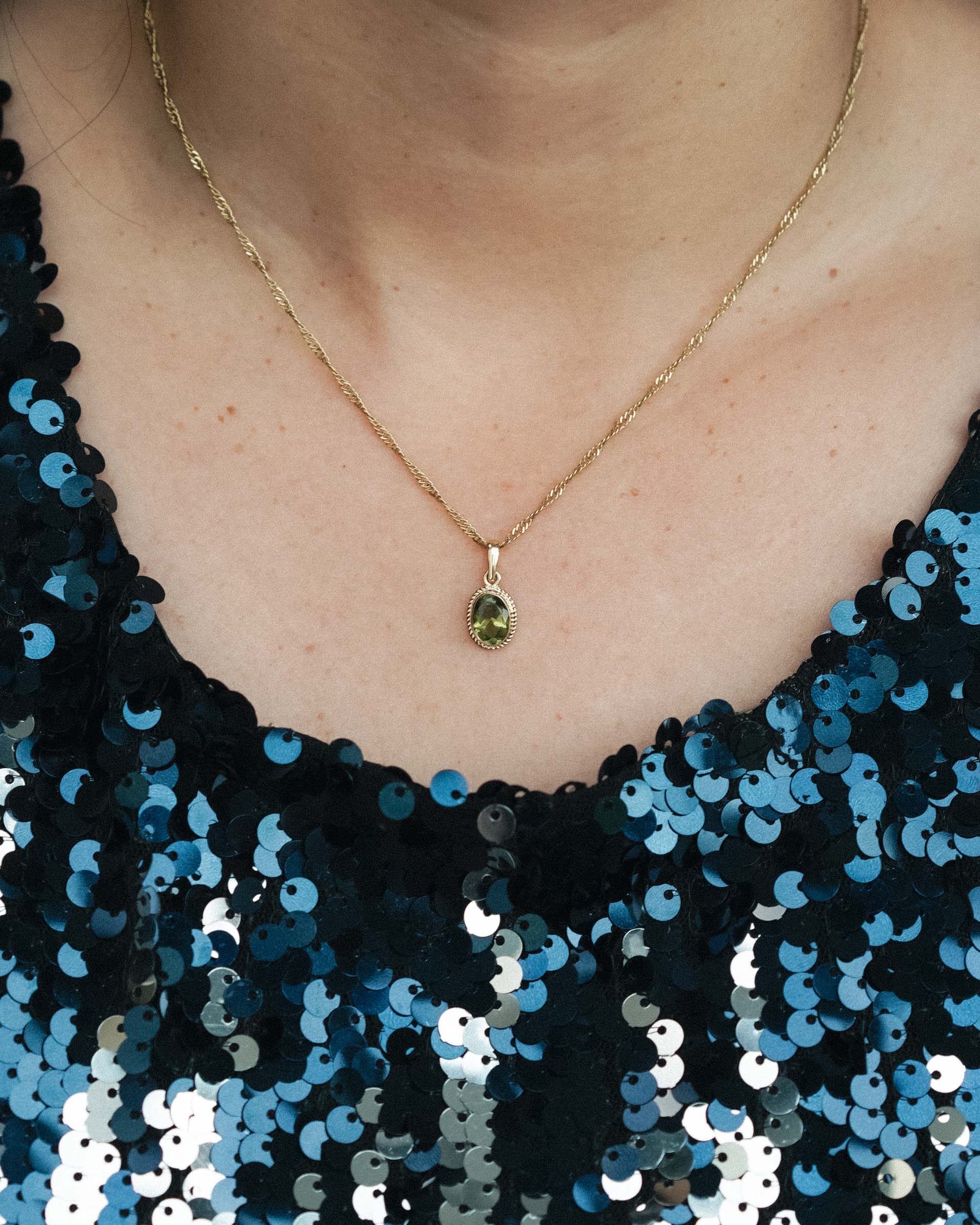 Liva | Vintage Peridoot Hanger