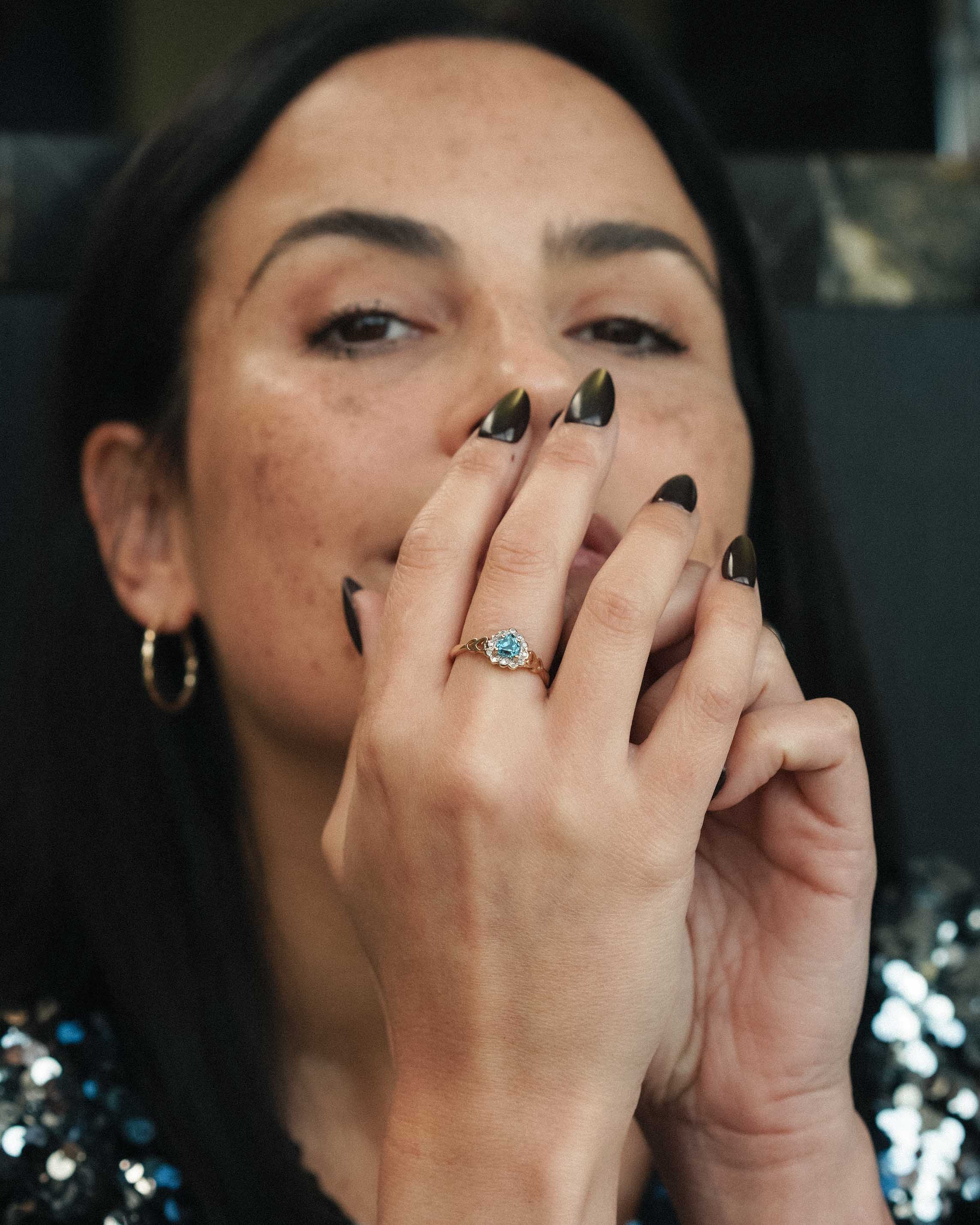 Mathilde | Vintage Blauwe Topaas & Diamant Halo Ring