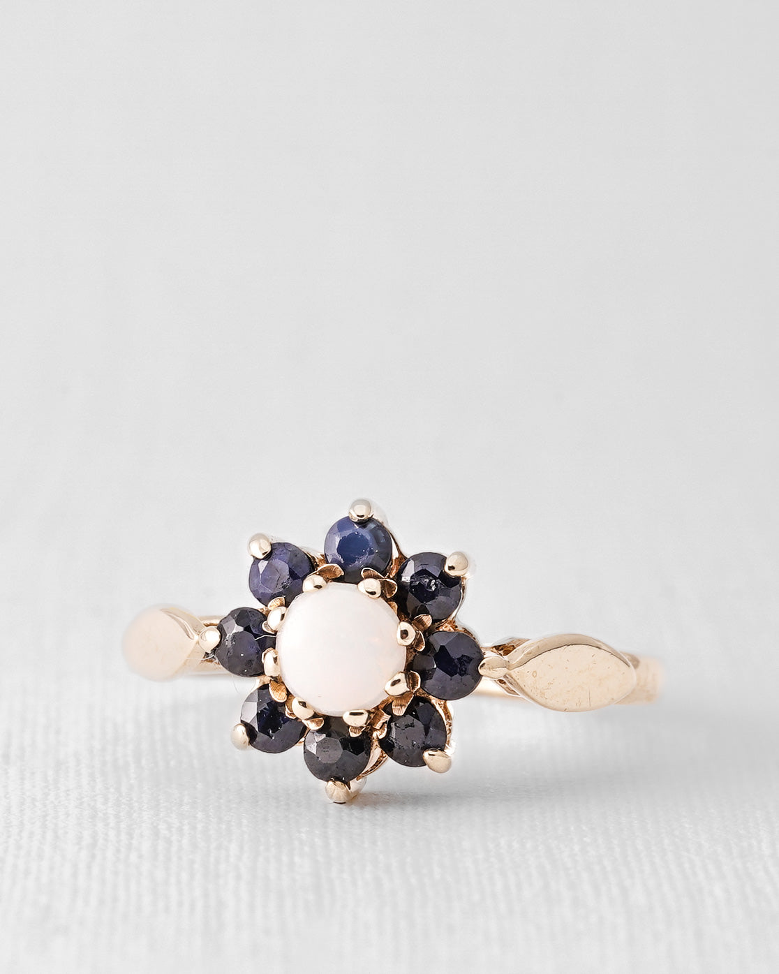Elara | Vintage Opaal & Saffier Cluster Ring