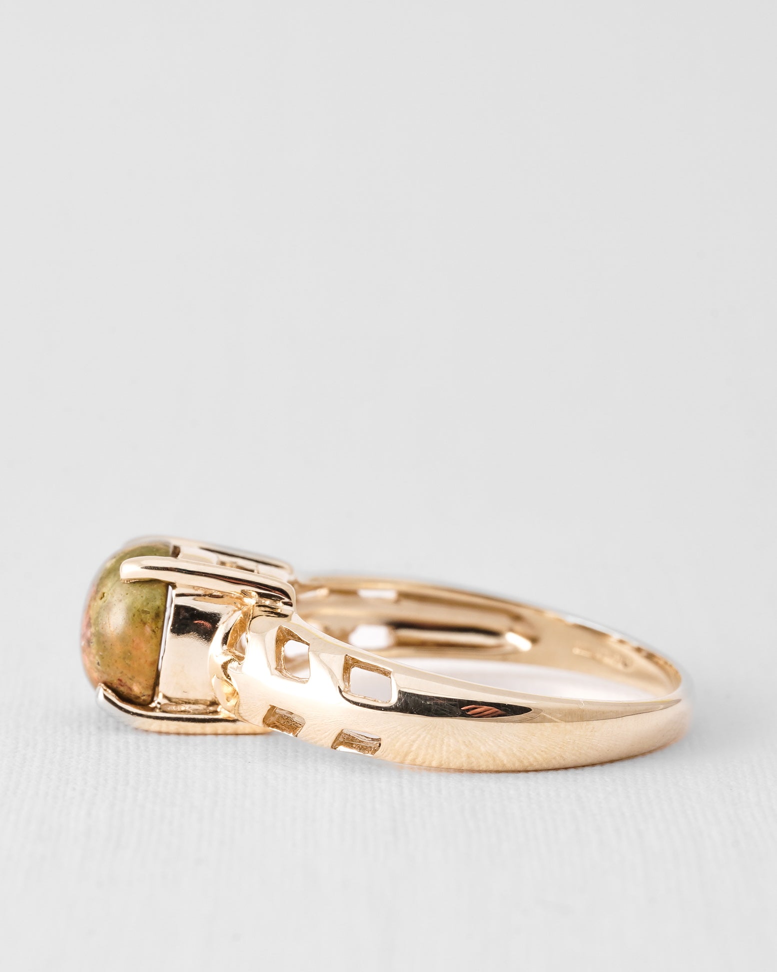 Seraphine | Vintage Unakiet Solitaire Ring
