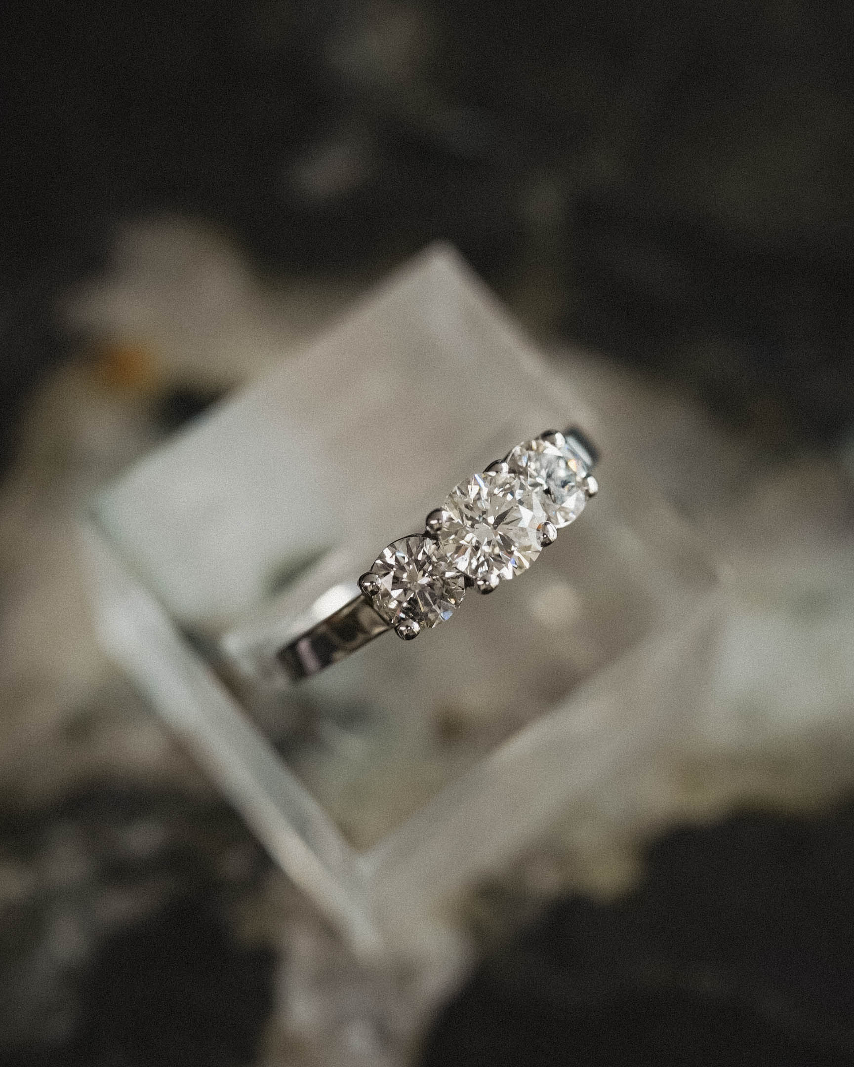 Yarina | 18K Witgoud & Diamant (3.3ct) Brilliant Cut Ring