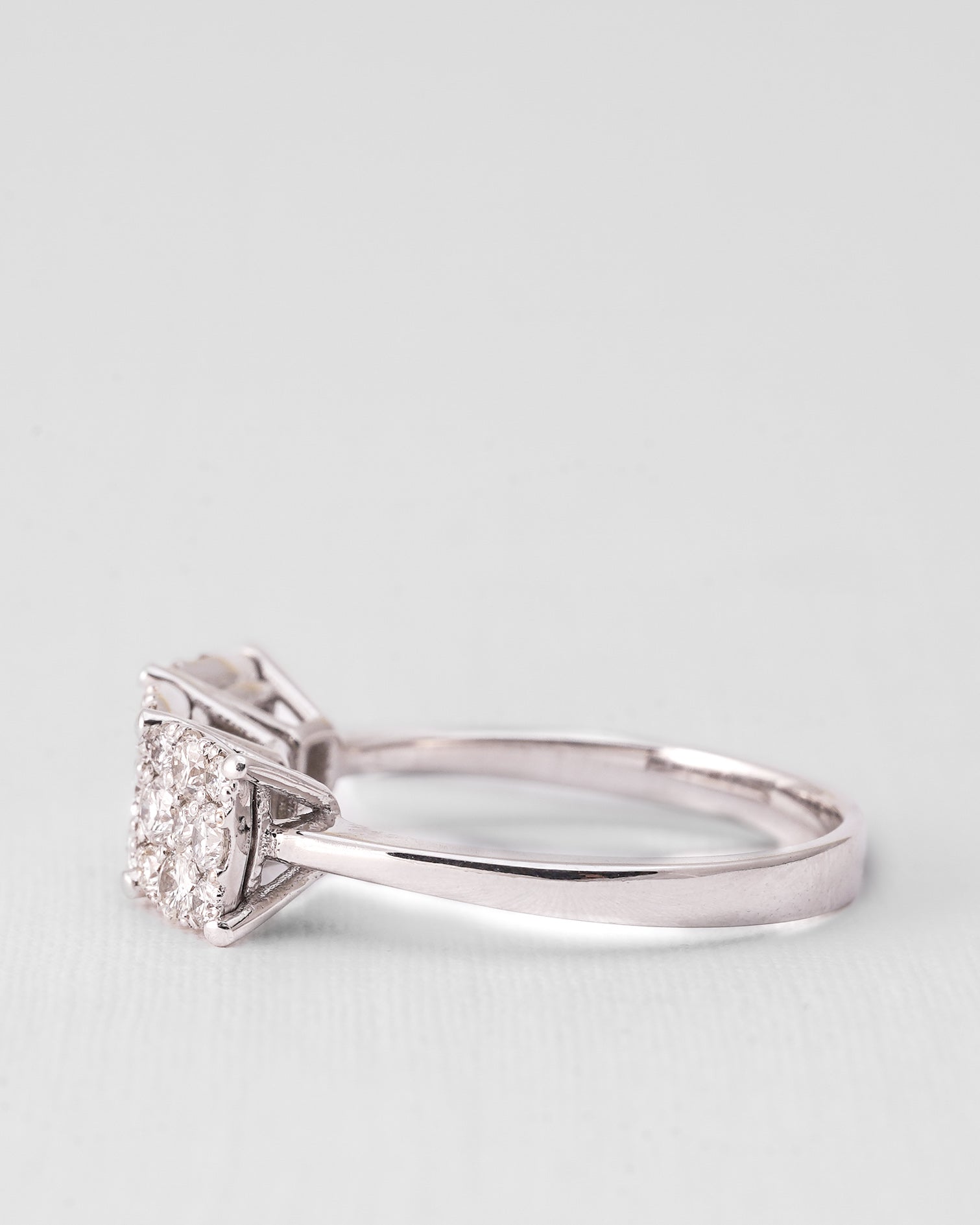 Lydiana | 18K Witgoud & Diamant (0.75ct) Brilliant Cut Ring