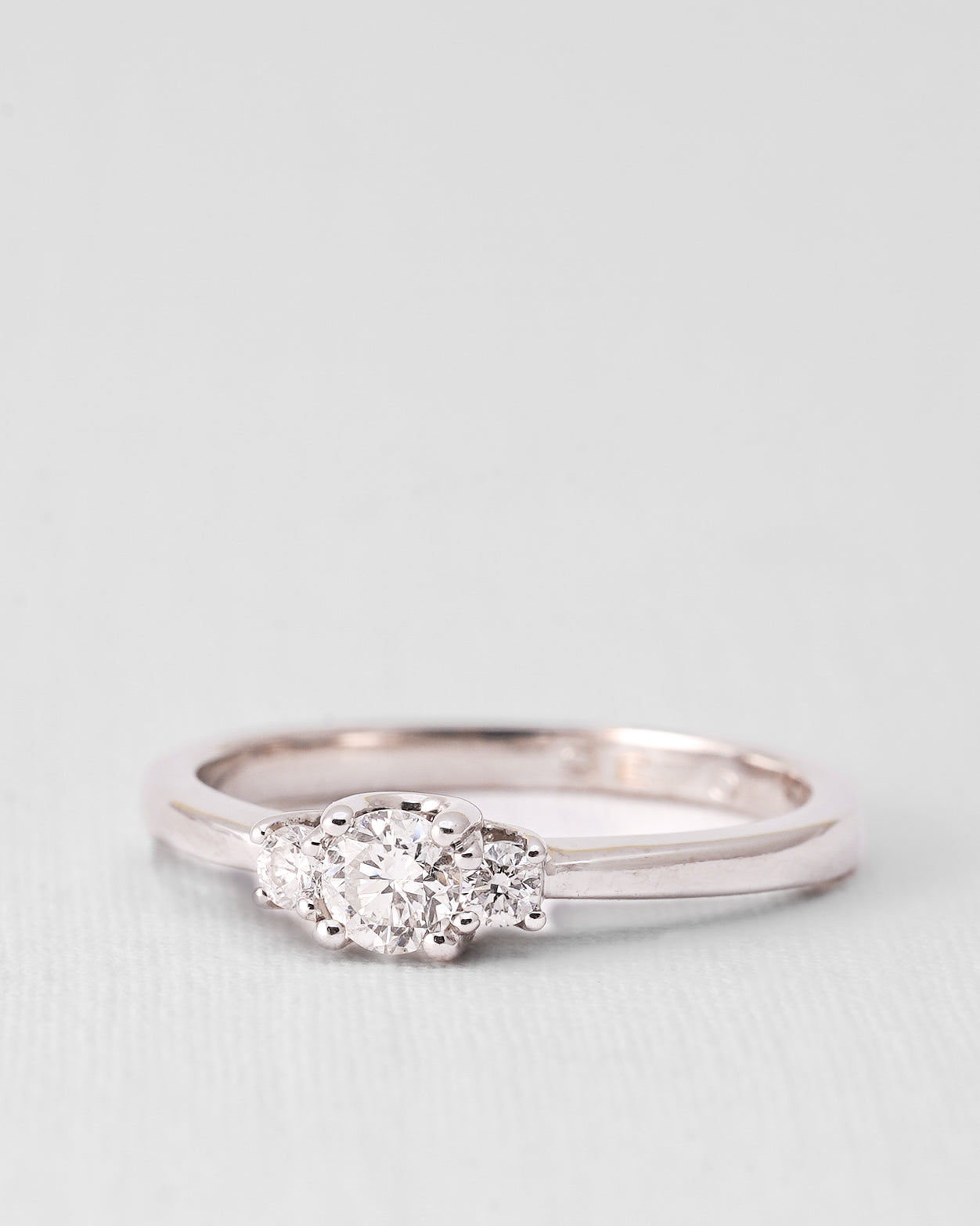 Nivara | 14K Witgoud & Diamant (0.32ct) Brilliant Cut Ring