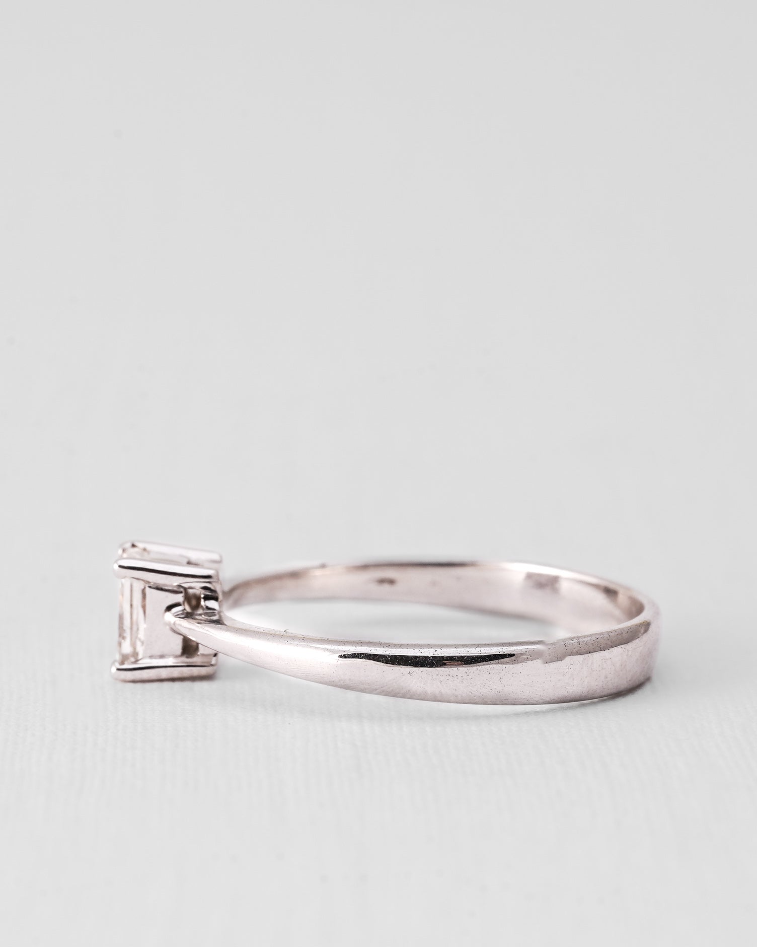 Oriella | 14K Witgoud & Diamant (0.46ct) Brilliant Princess Cut Ring