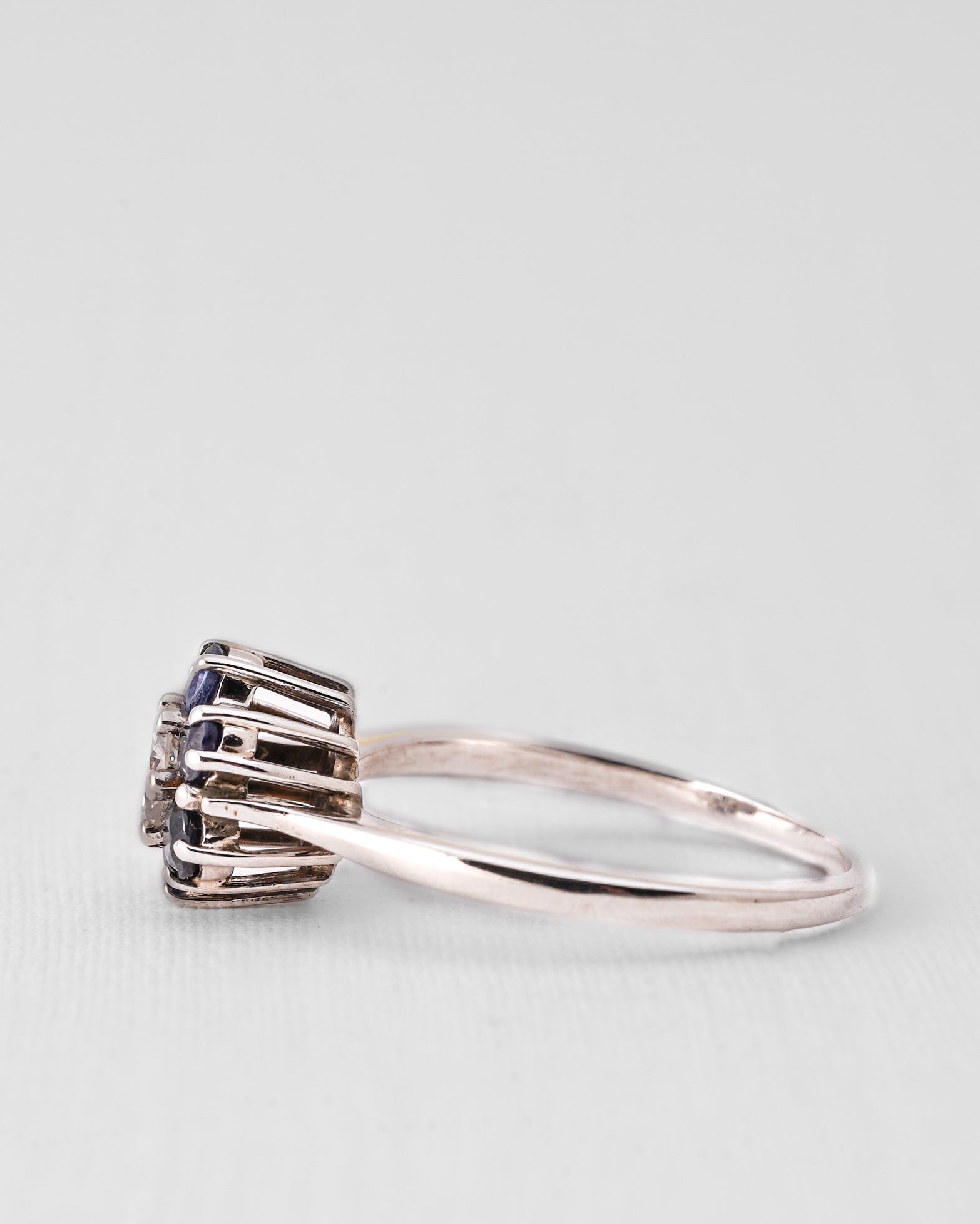 Ariellea | 14K Witgoud & Diamant Brilliant Cut & Saffier Brilliant Cut Ring