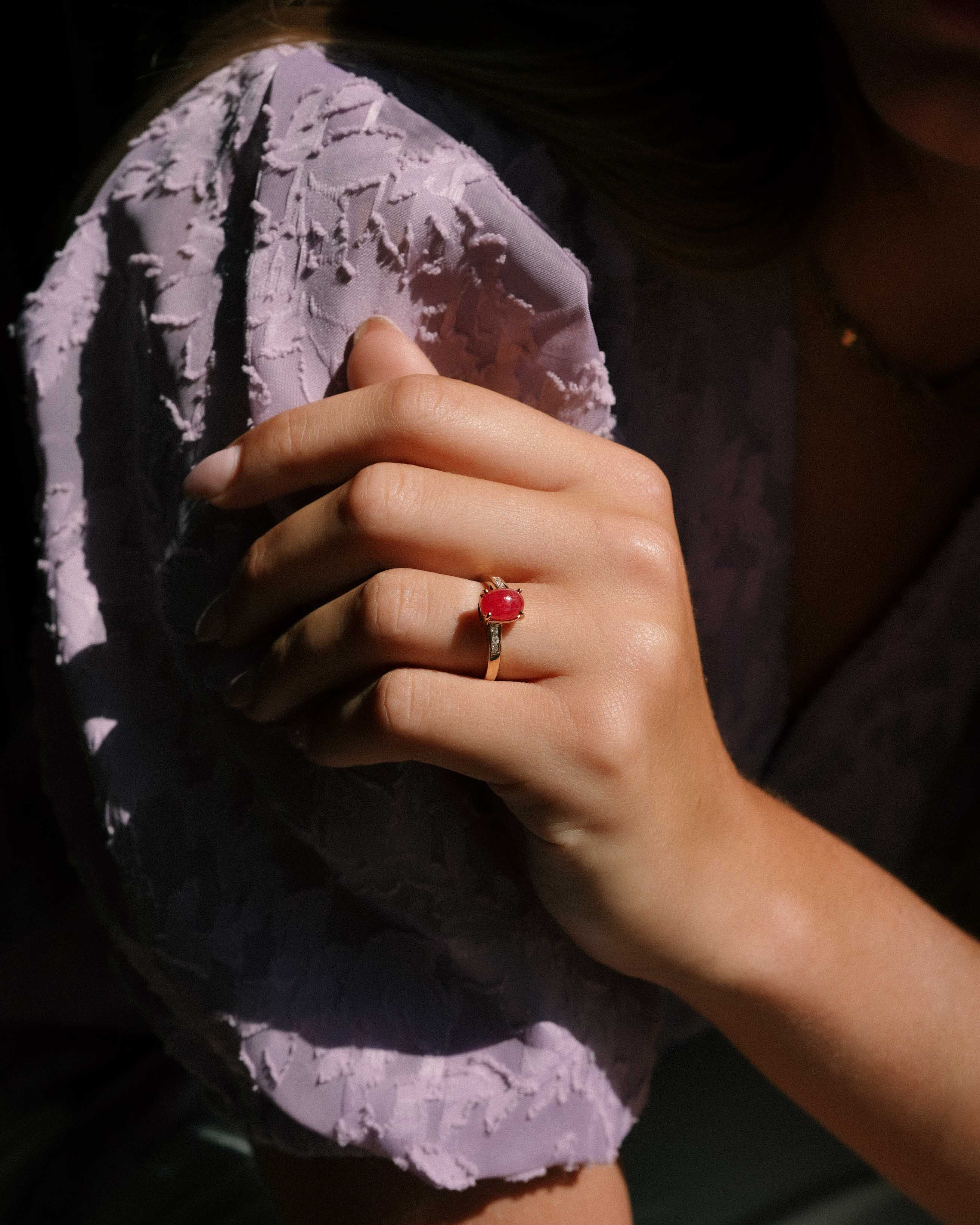 Sofie | Vintage Cabachon Solitaire & Diamant Details