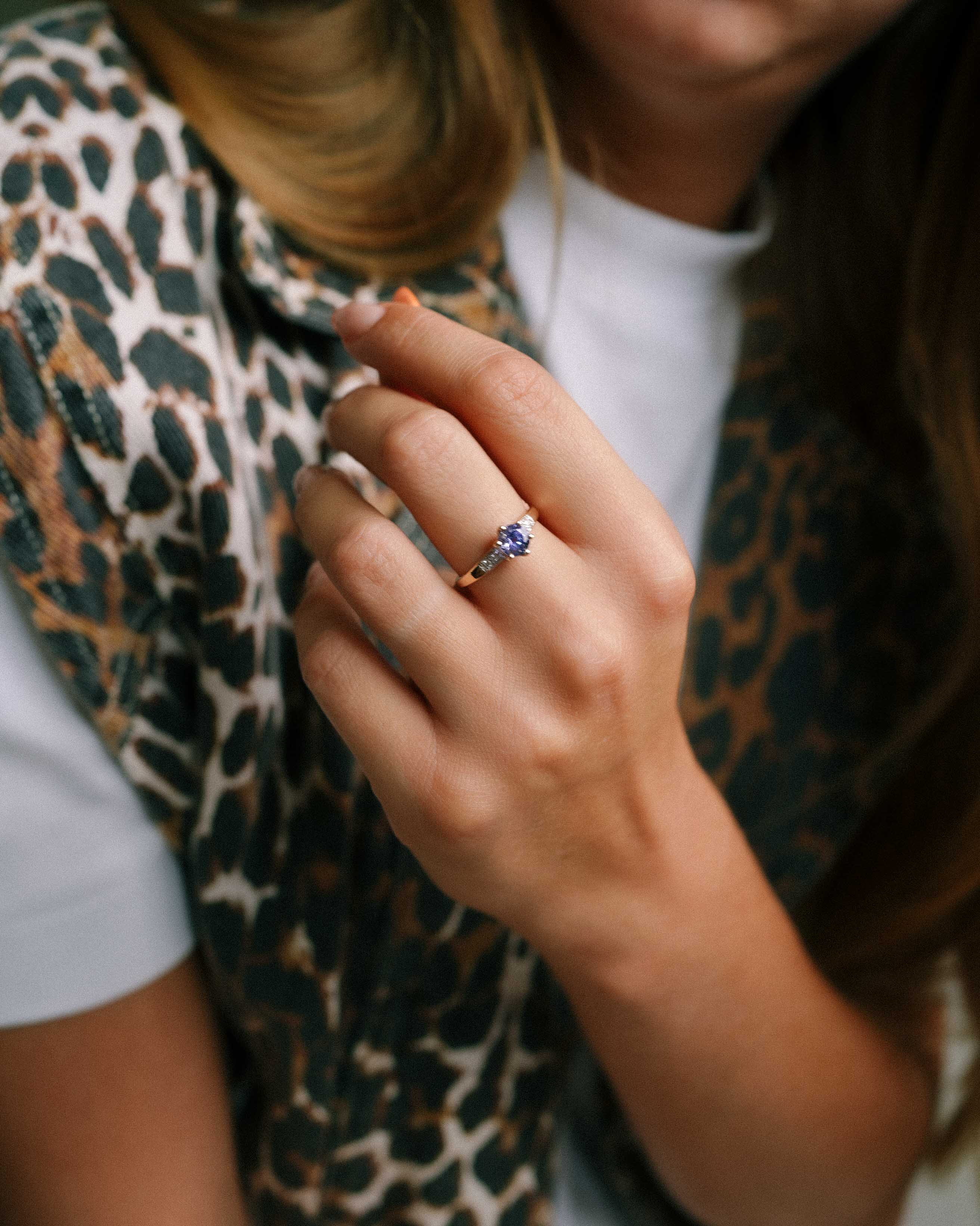 Niva | Vintage Tanzaniet & Witte Saffier Cluster Ring
