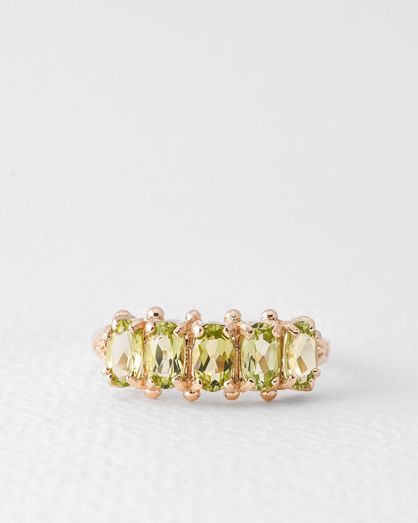 Sela | Vintage Peridoot Vijfsteen Ring