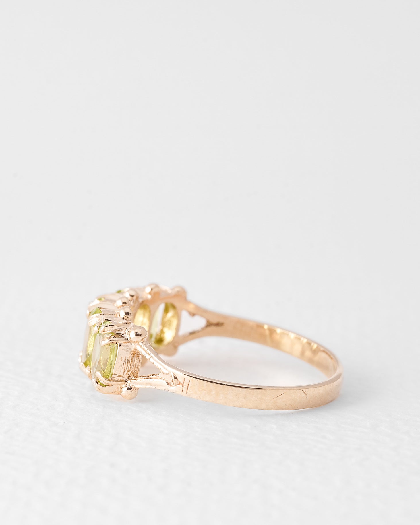 Sela | Vintage Peridoot Vijfsteen Ring