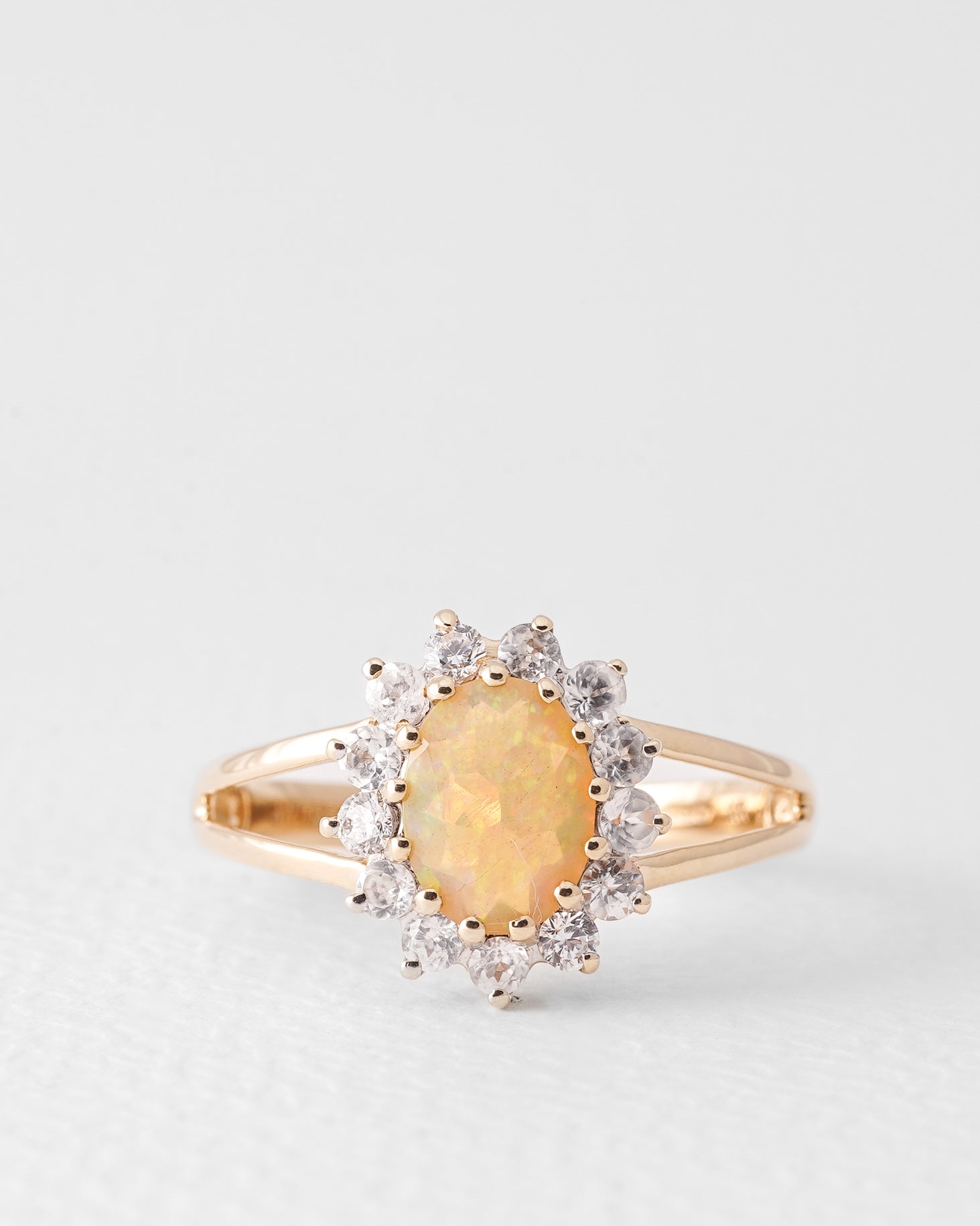 Lysa | Vintage Opaal & Witte Saffier Cluster Ring