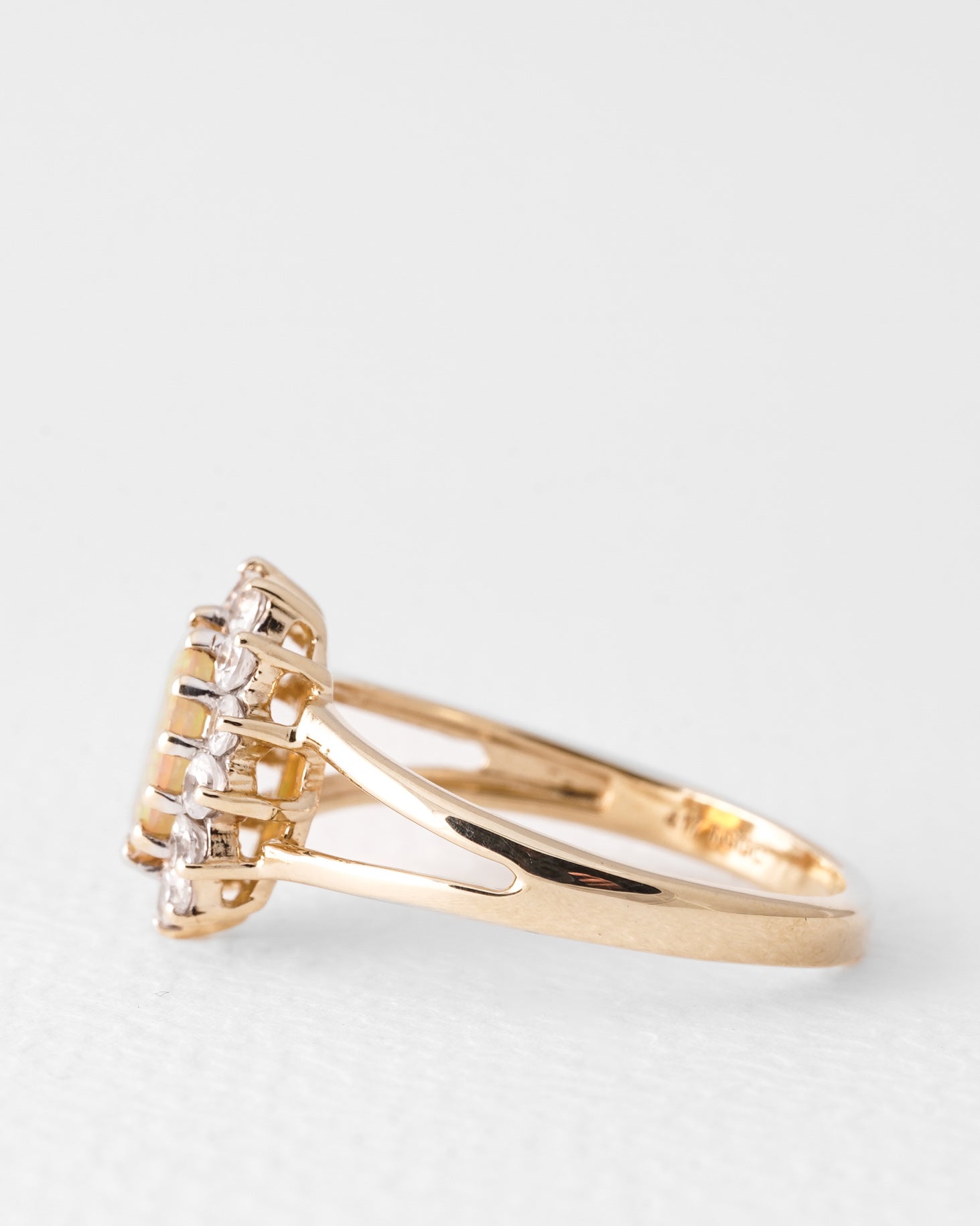 Lysa | Vintage Opaal & Witte Saffier Cluster Ring