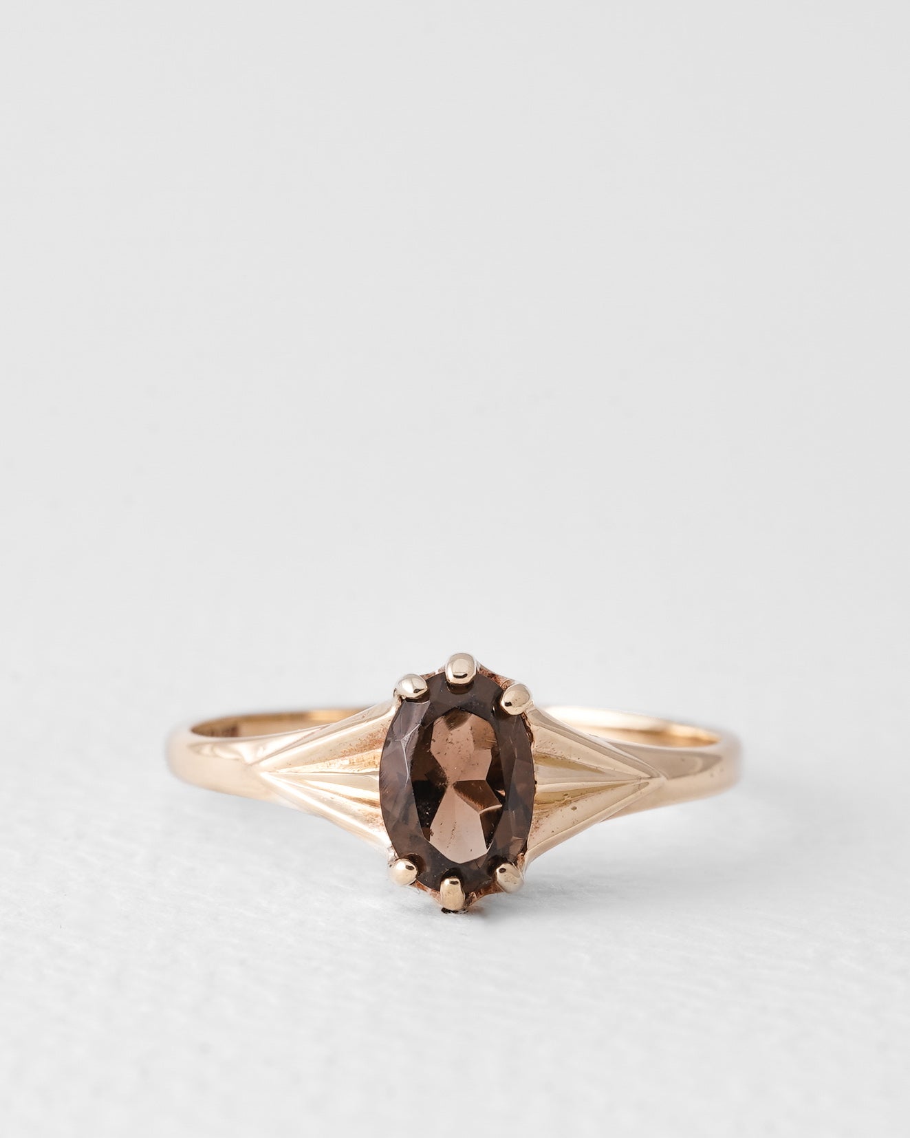 Liva | Vintage Smokey Kwarts Solitaire Ring
