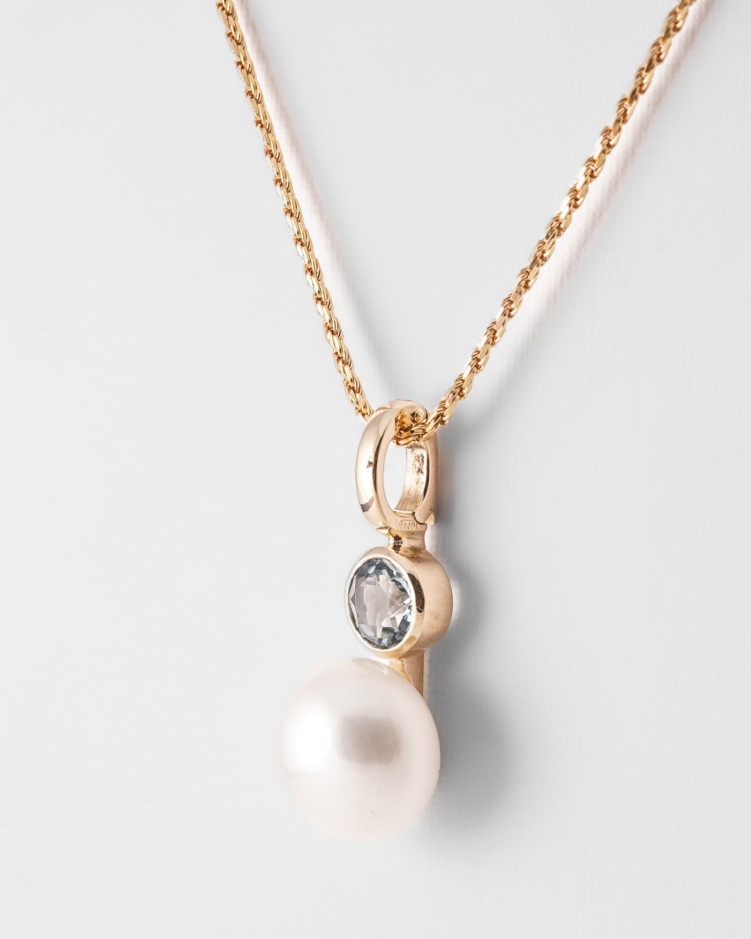 Alia | 14K Geel Gouden Zoutwater Parel & Aquamarijn Hanger