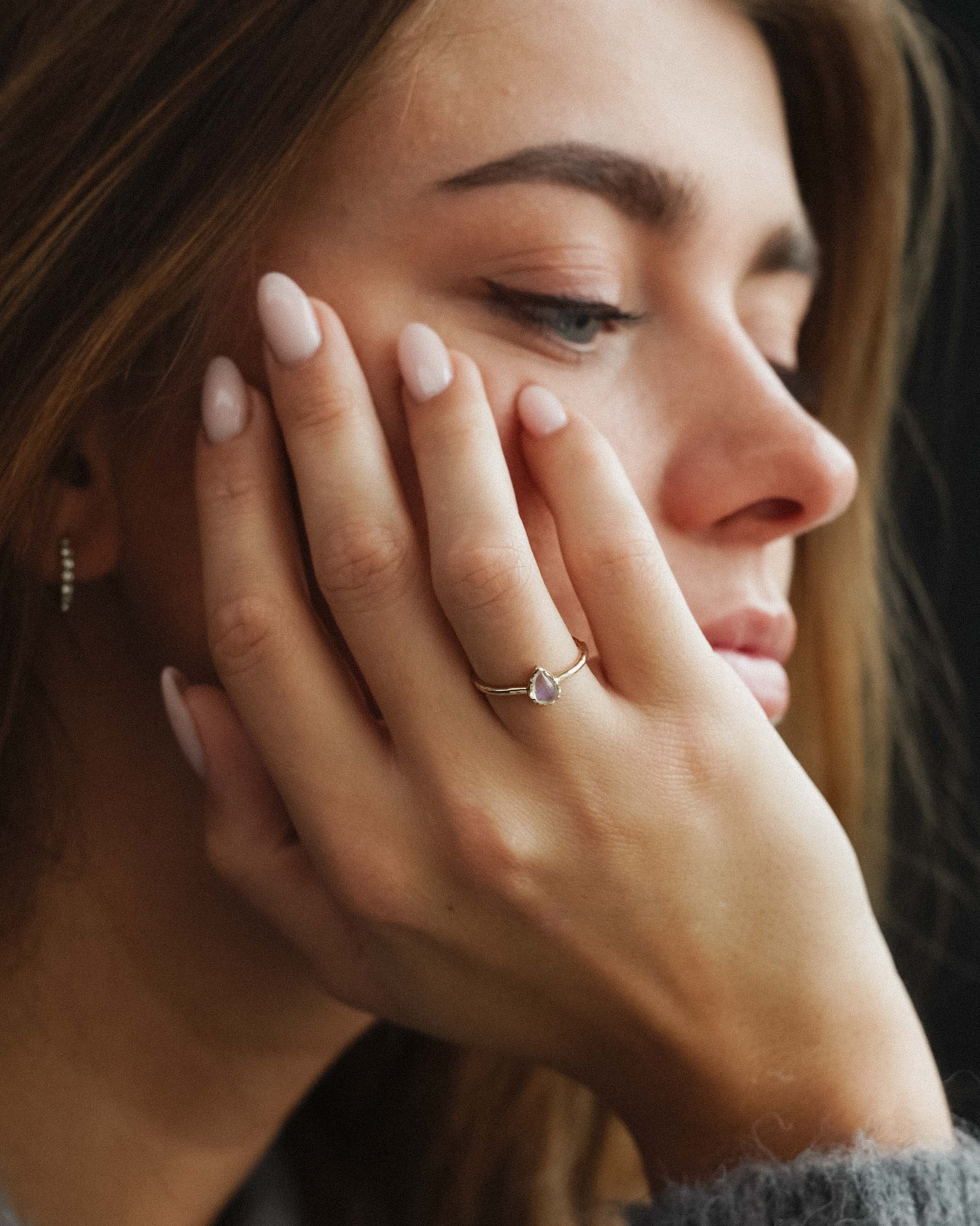 Maelis | 14K Maansteen Solitair Pear Cut Ring