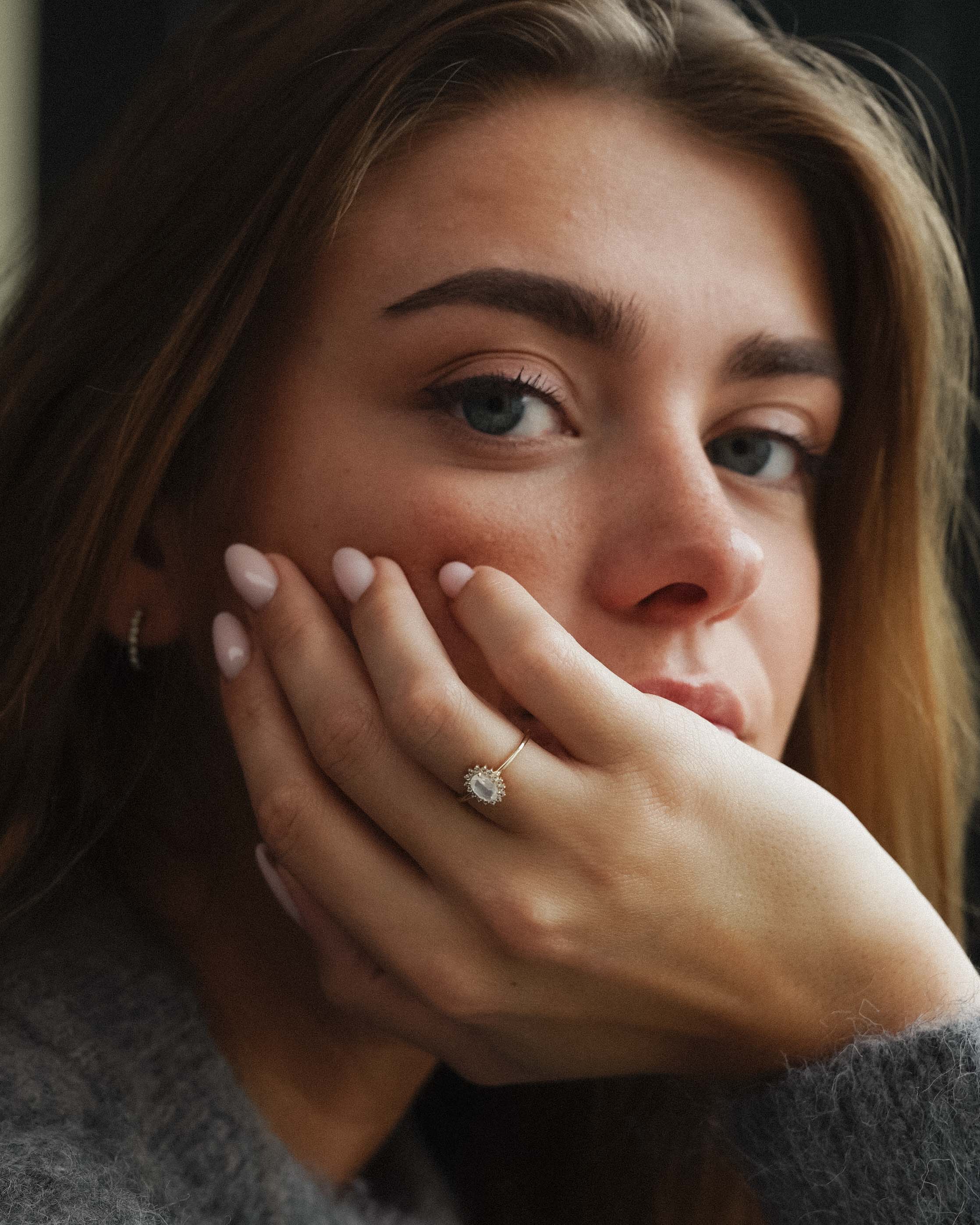 Hanna | 14K Blauwe Maansteen & Witte Saffier Cluster Ring