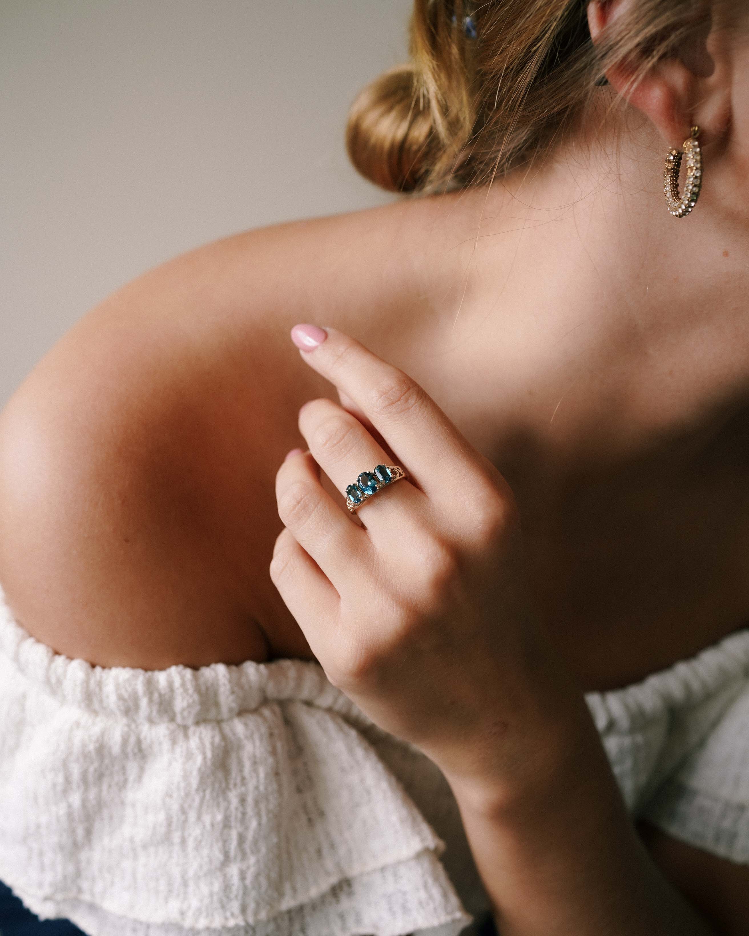 Yali | Vintage Blauwe Topaas Ring