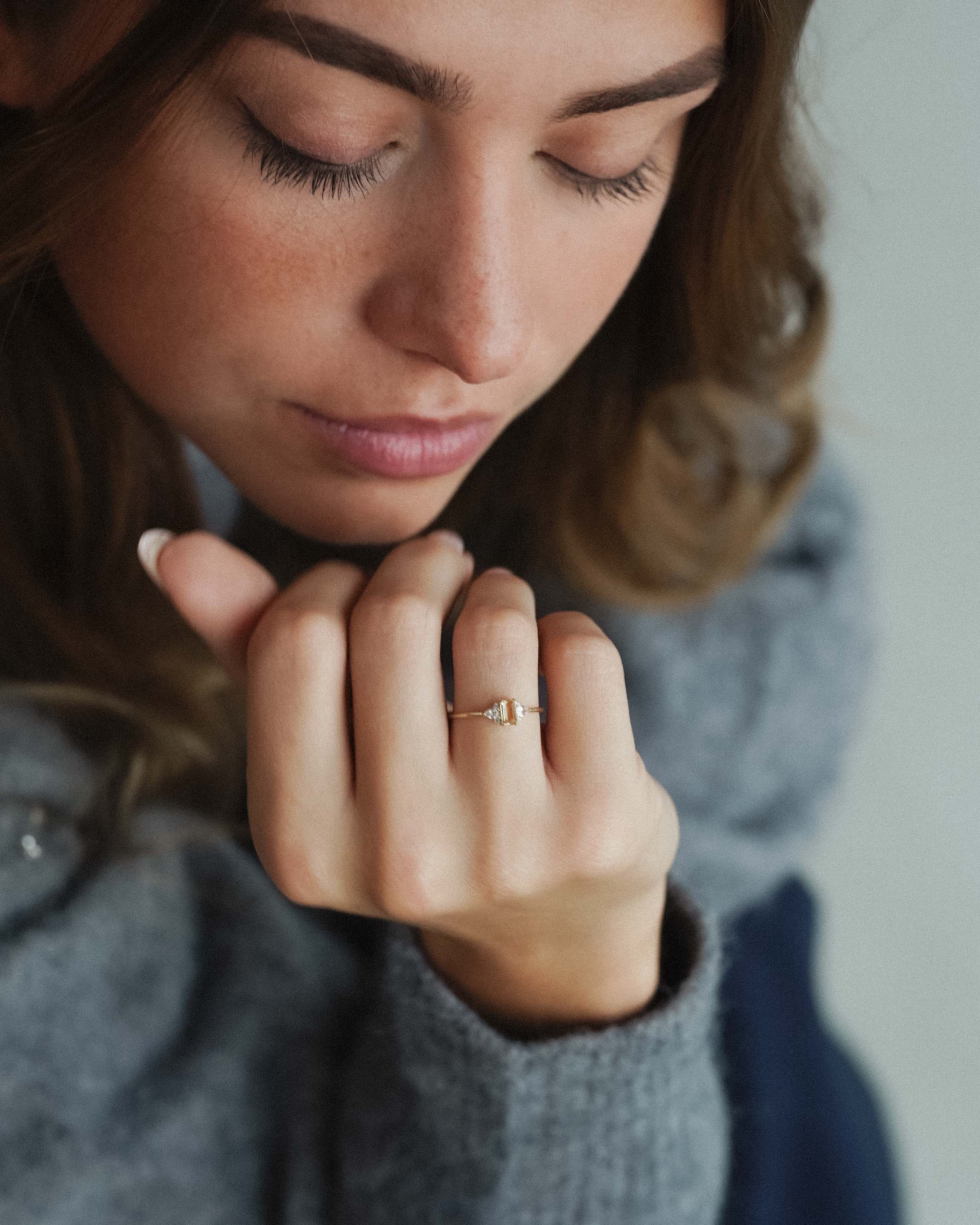 Solenne | 14K Citrien Solitair & Witte Saffier Details Ring