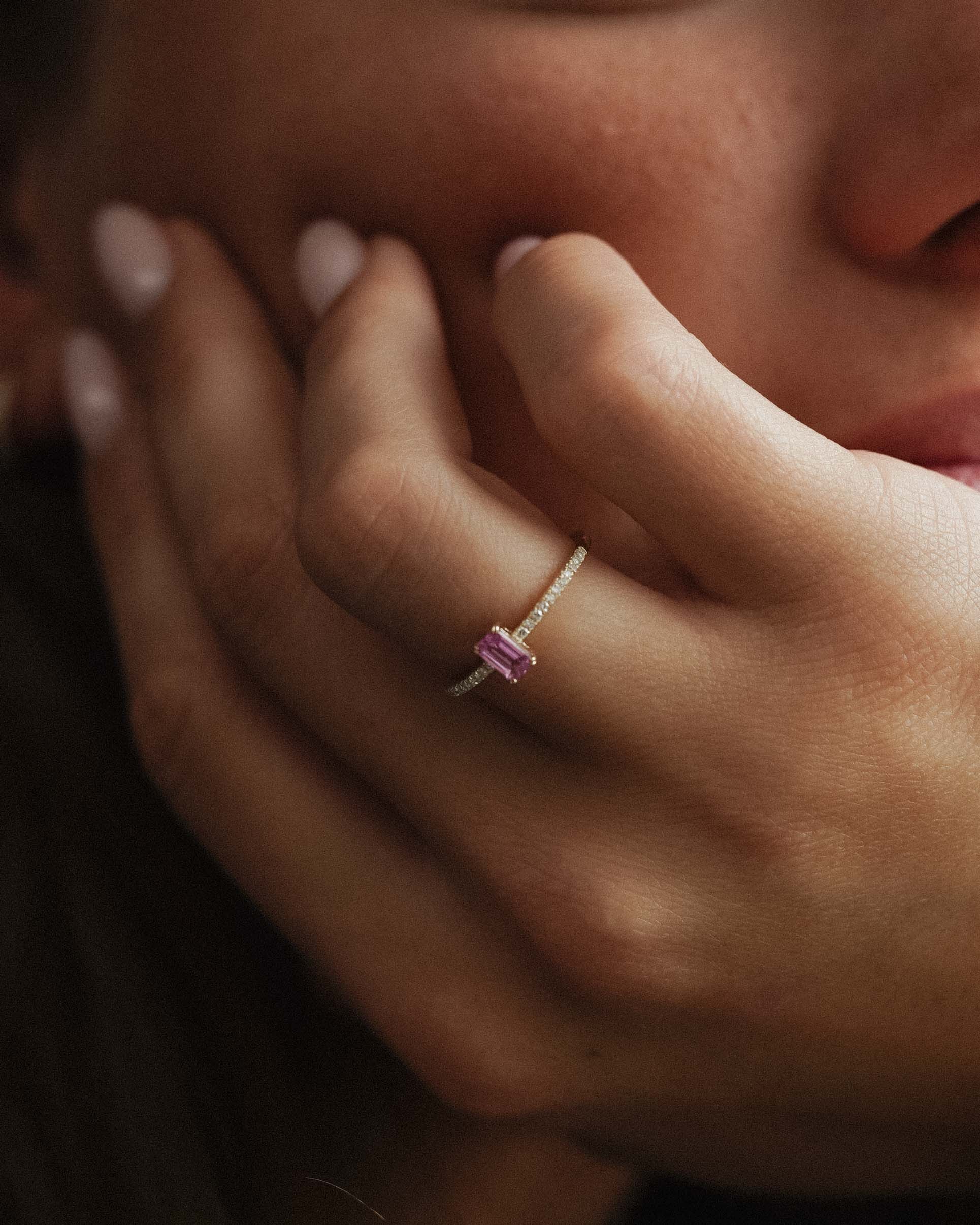 Seraphine | 14K Roze Baguette Saffier & Diamant Pavé Ring